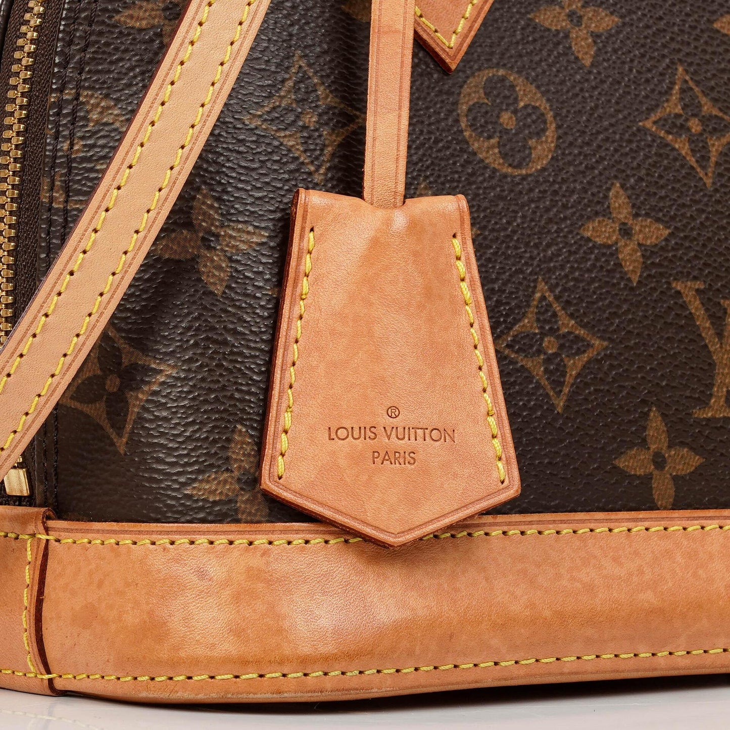 Louis Vuitton Alma BB Tasche aus Monogram Canvas