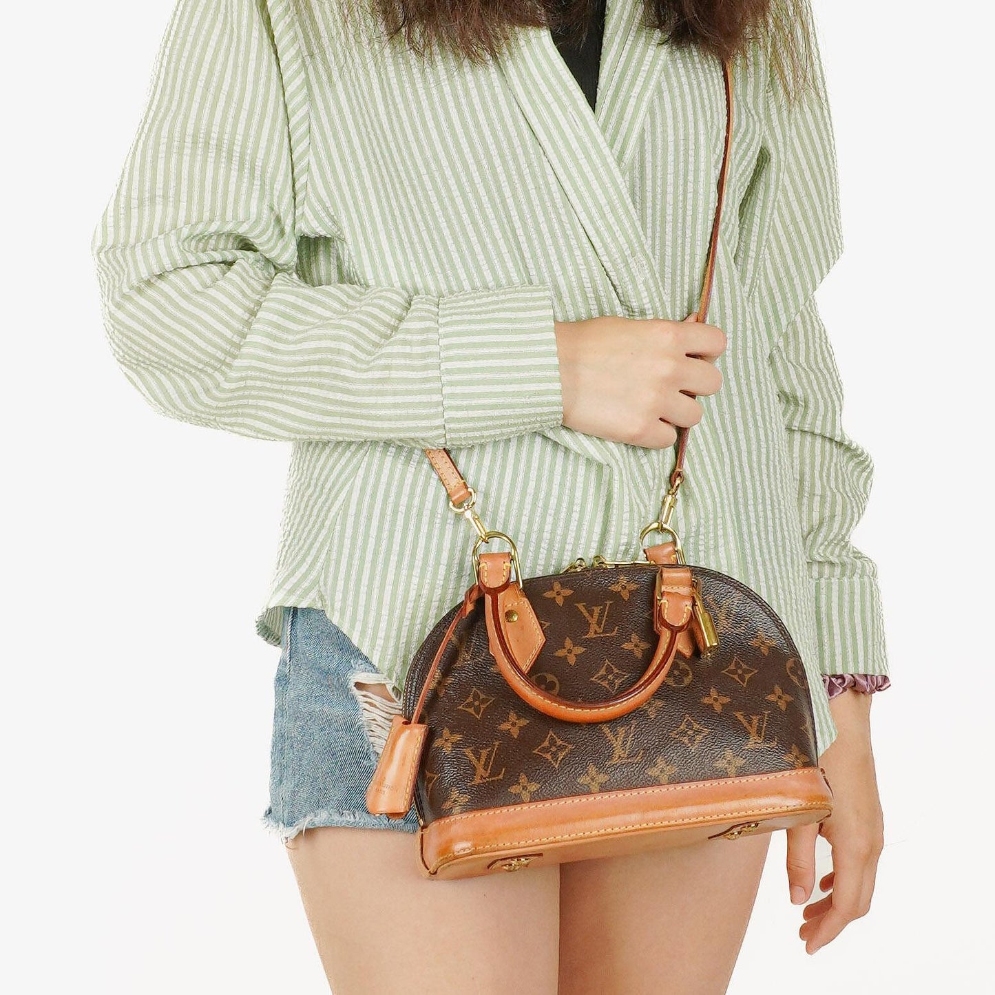 Louis Vuitton Alma BB Handtasche aus Monogram Canvas