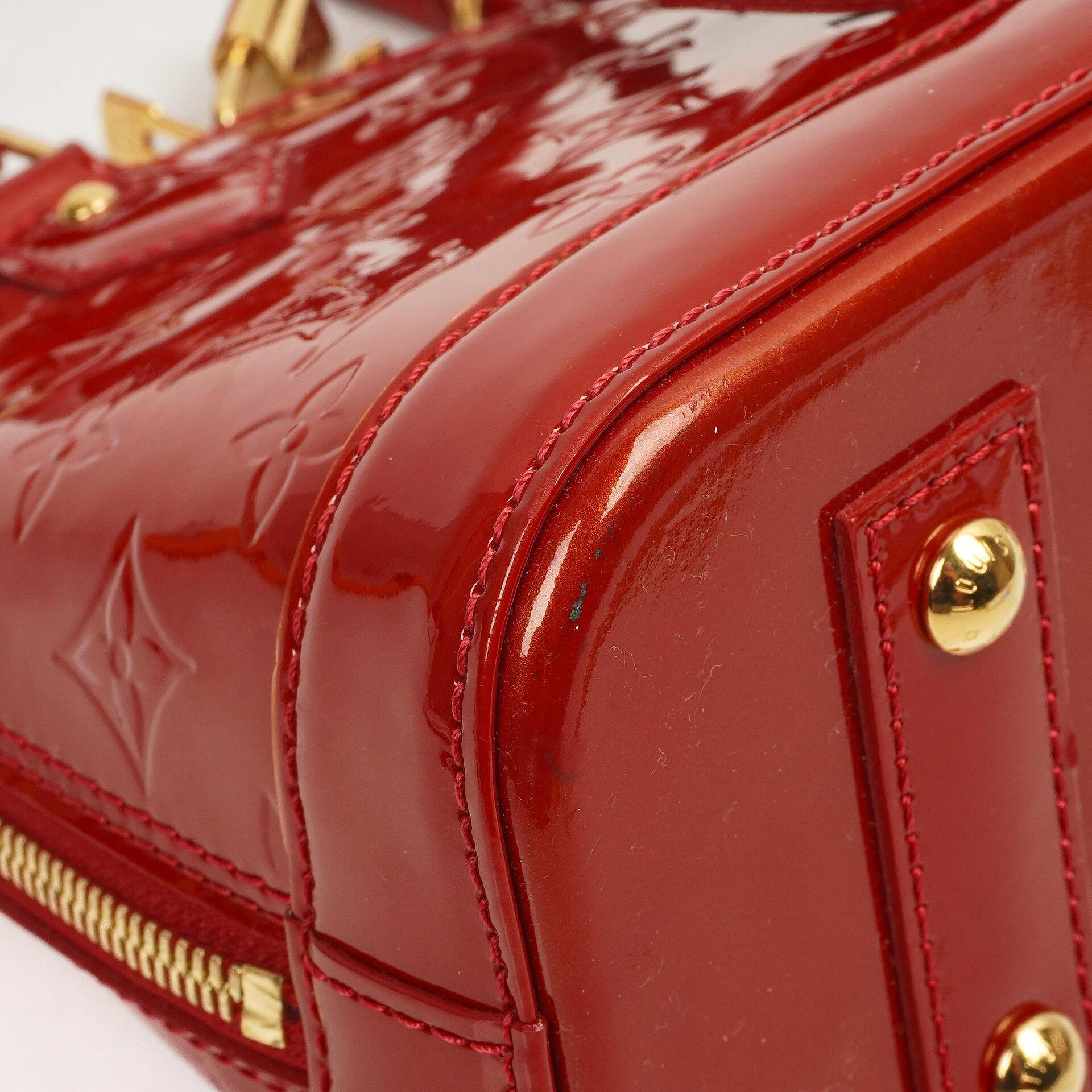 Louis Vuitton Alma BB Pomme D'Amour Monogram Vernis Leder Handtasche