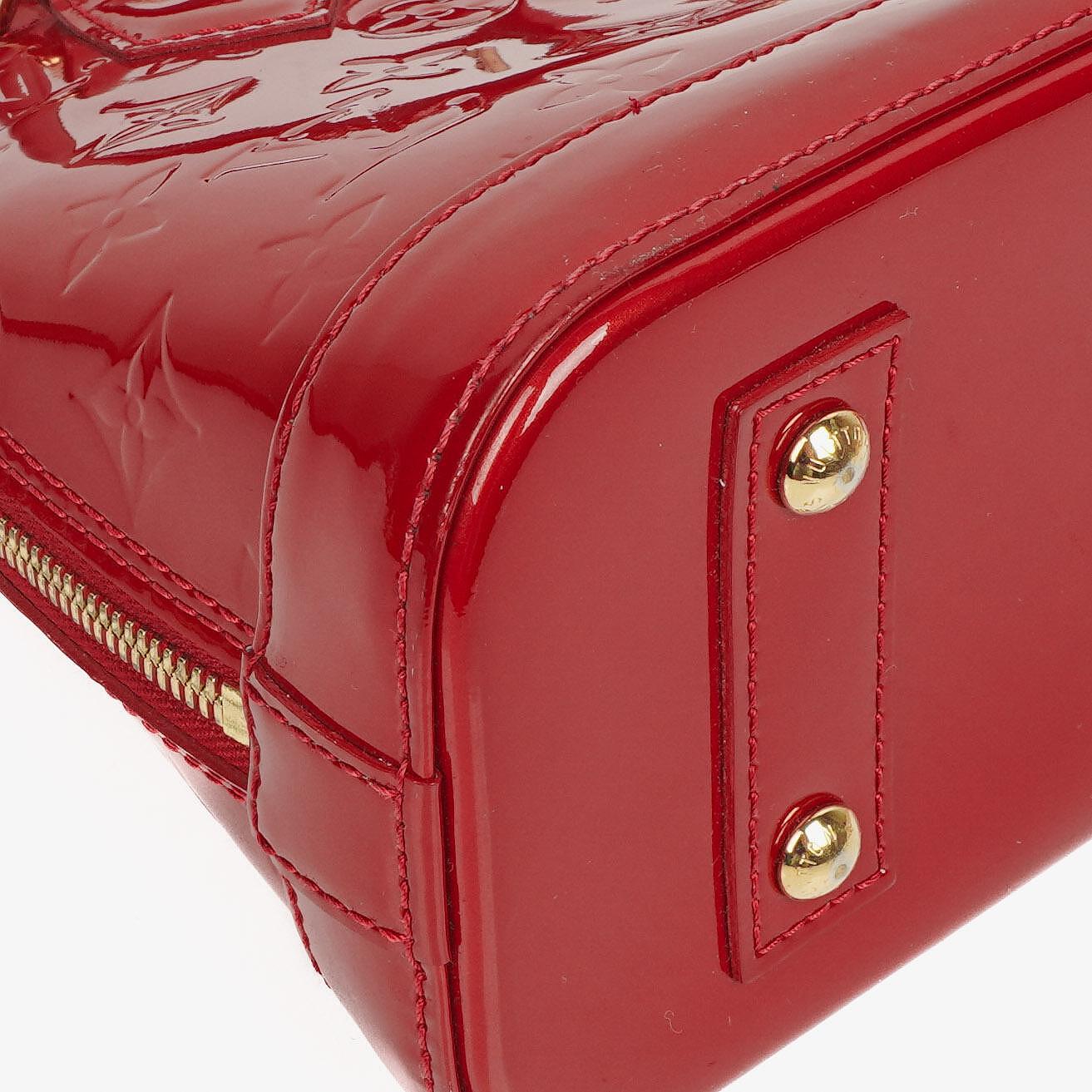 Louis Vuitton Alma BB Handtasche aus Pomme D'Amour Monogram Vernis Leder