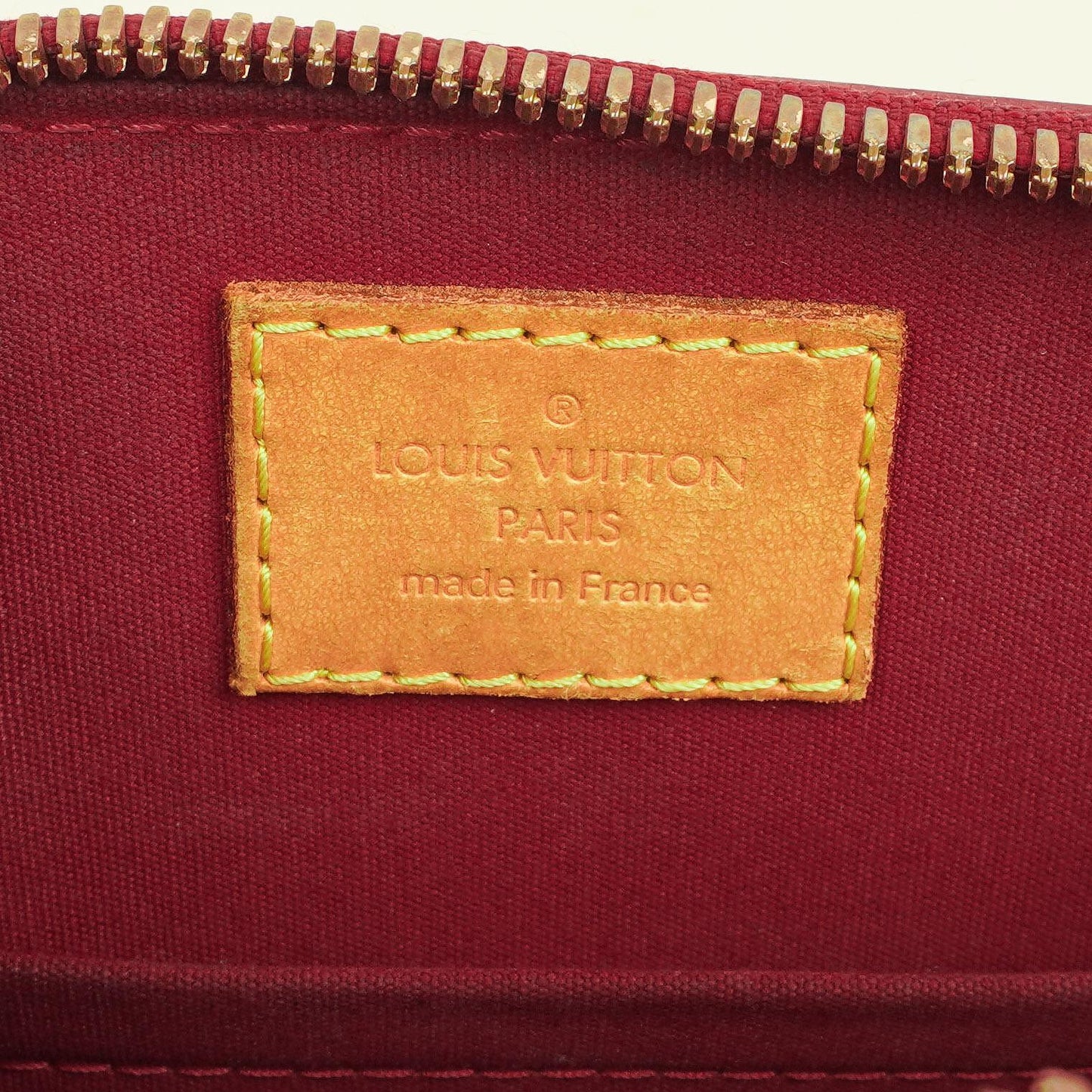 Louis Vuitton Alma BB Handtasche aus Pomme D'Amour Monogram Vernis Leder