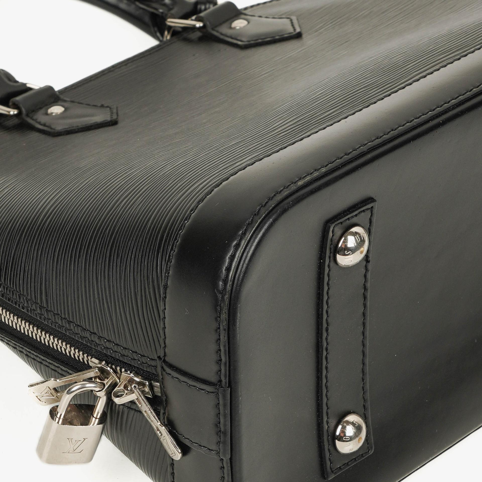 Louis Vuitton Alma PM Handtasche aus schwarzem Epi-Leder