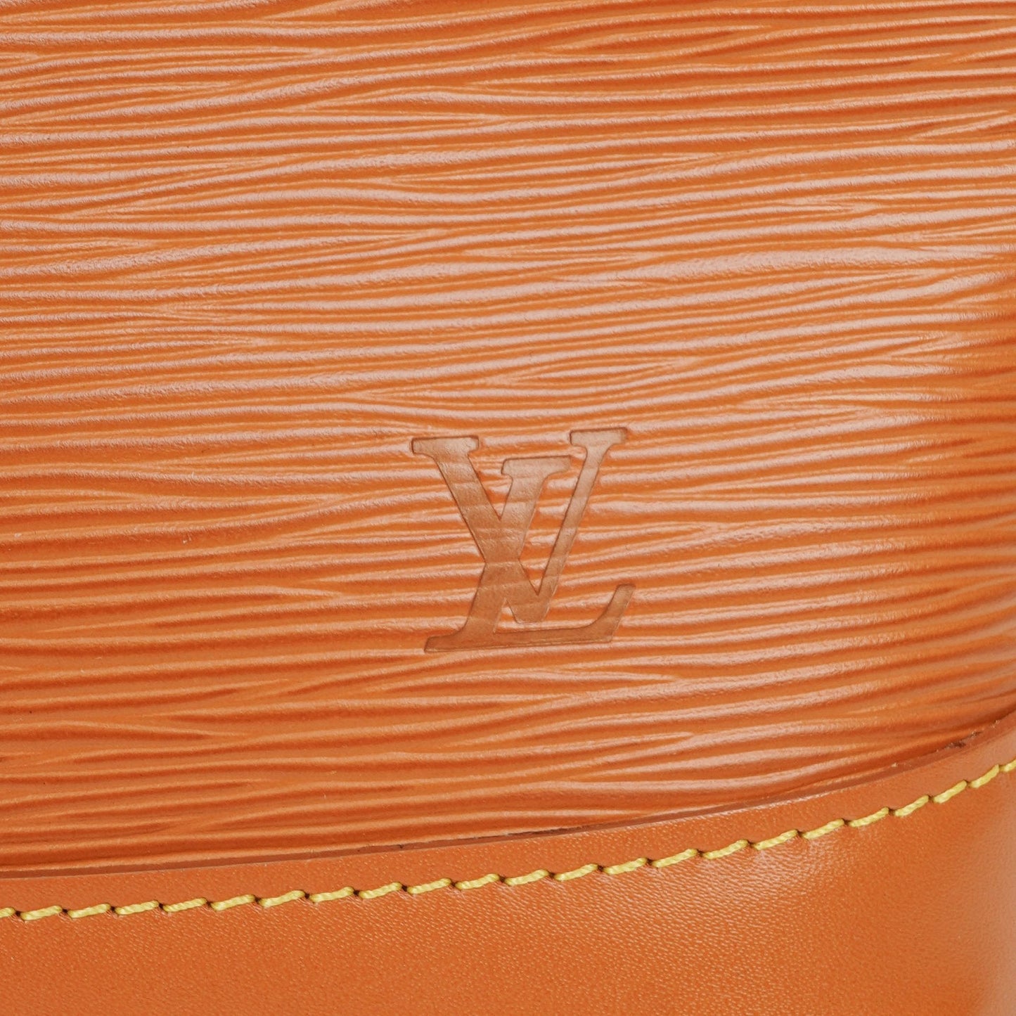 Louis Vuitton Alma PM Handtasche aus Epi Leder