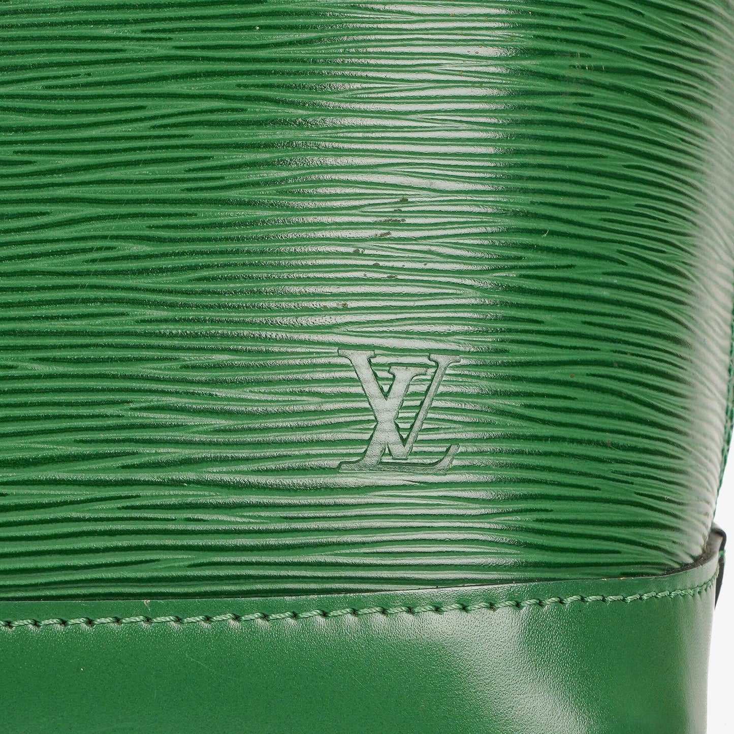 Louis Vuitton Alma PM Handtasche aus grünem Epi-Leder