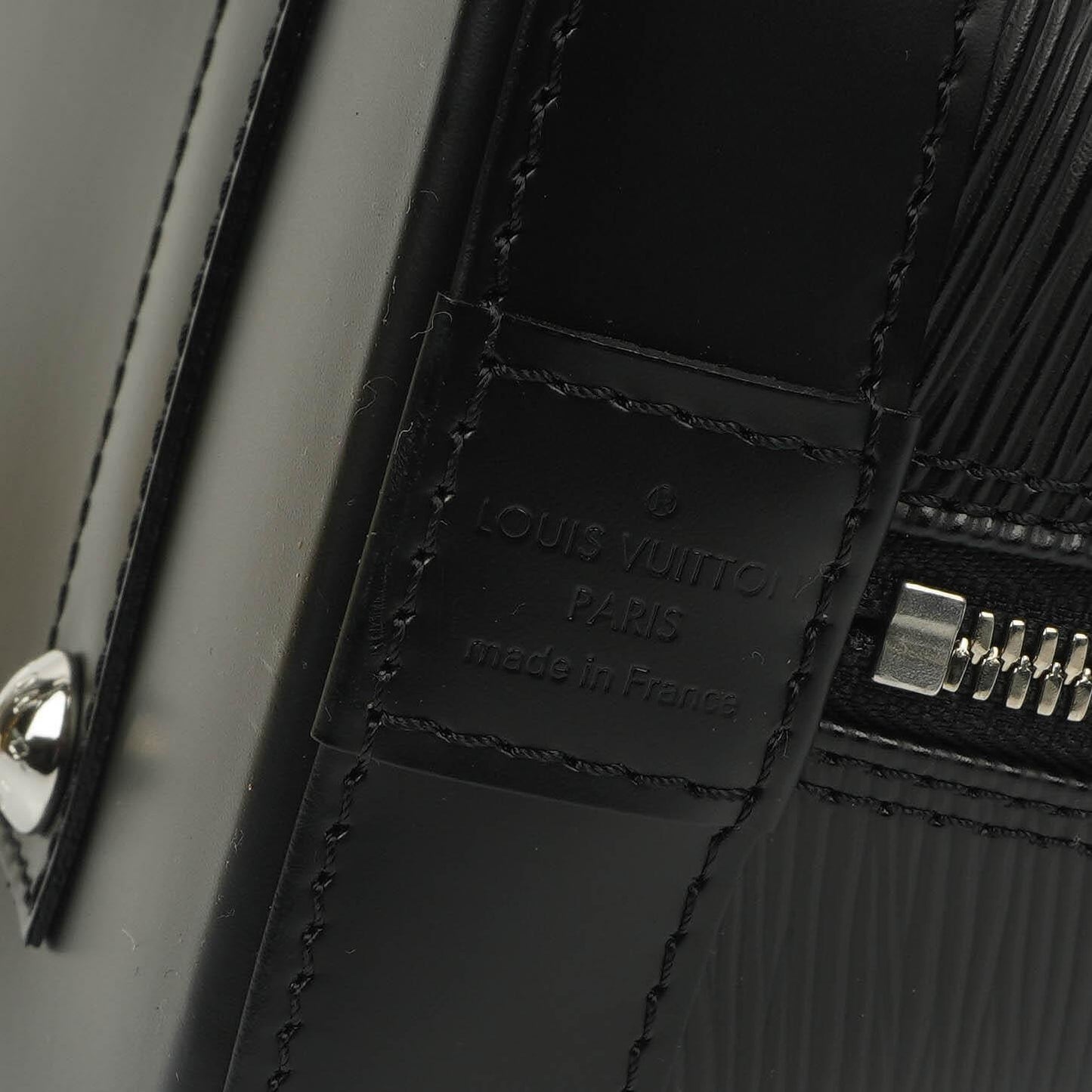 Louis Vuitton Alma PM aus schwarzem EPI-Leder Handtasche