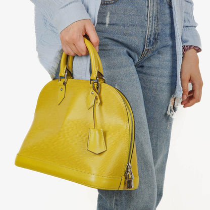 Louis Vuitton Alma PM Handtasche aus Pistache Epi Leder