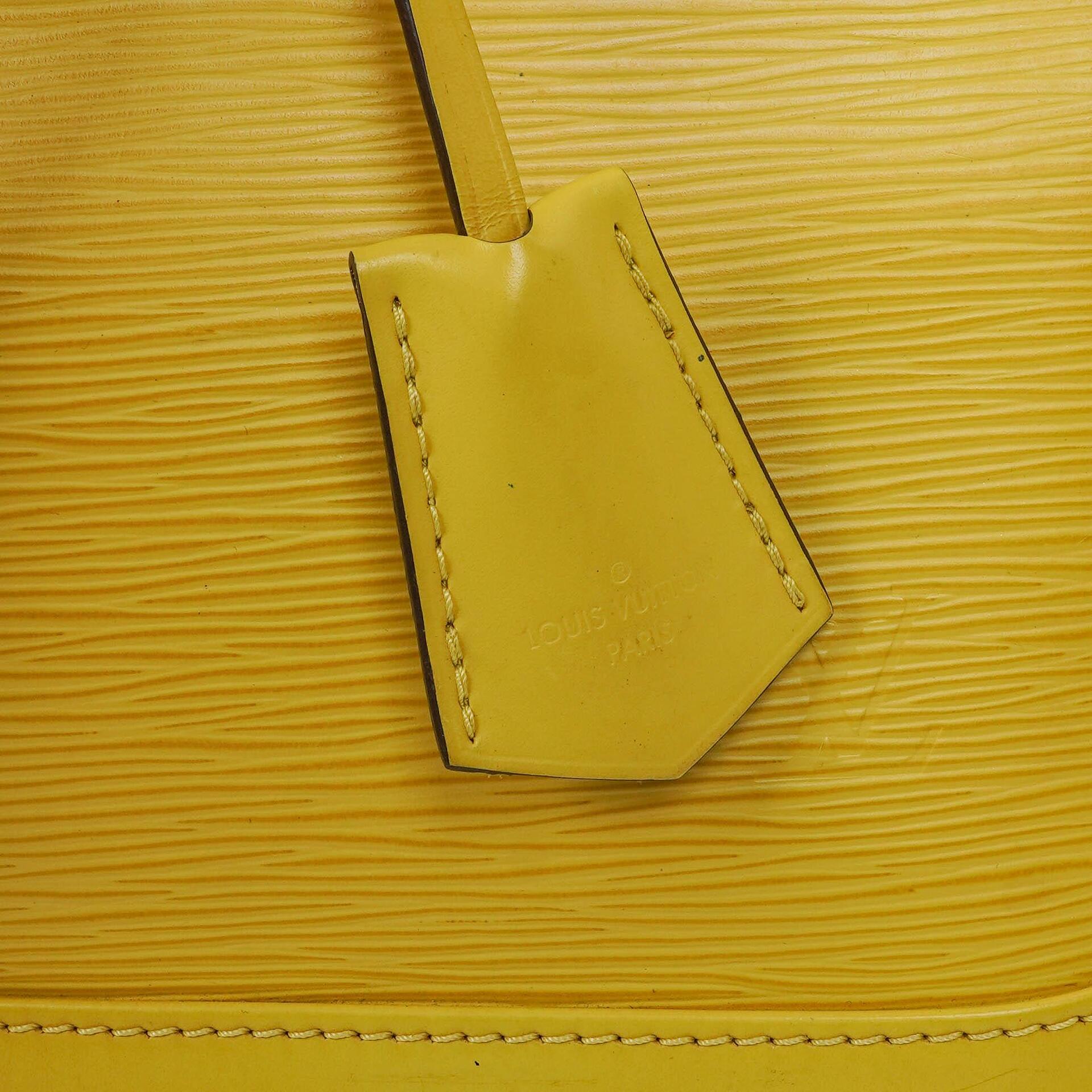 Louis Vuitton Alma PM Handtasche aus Pistache Epi Leder