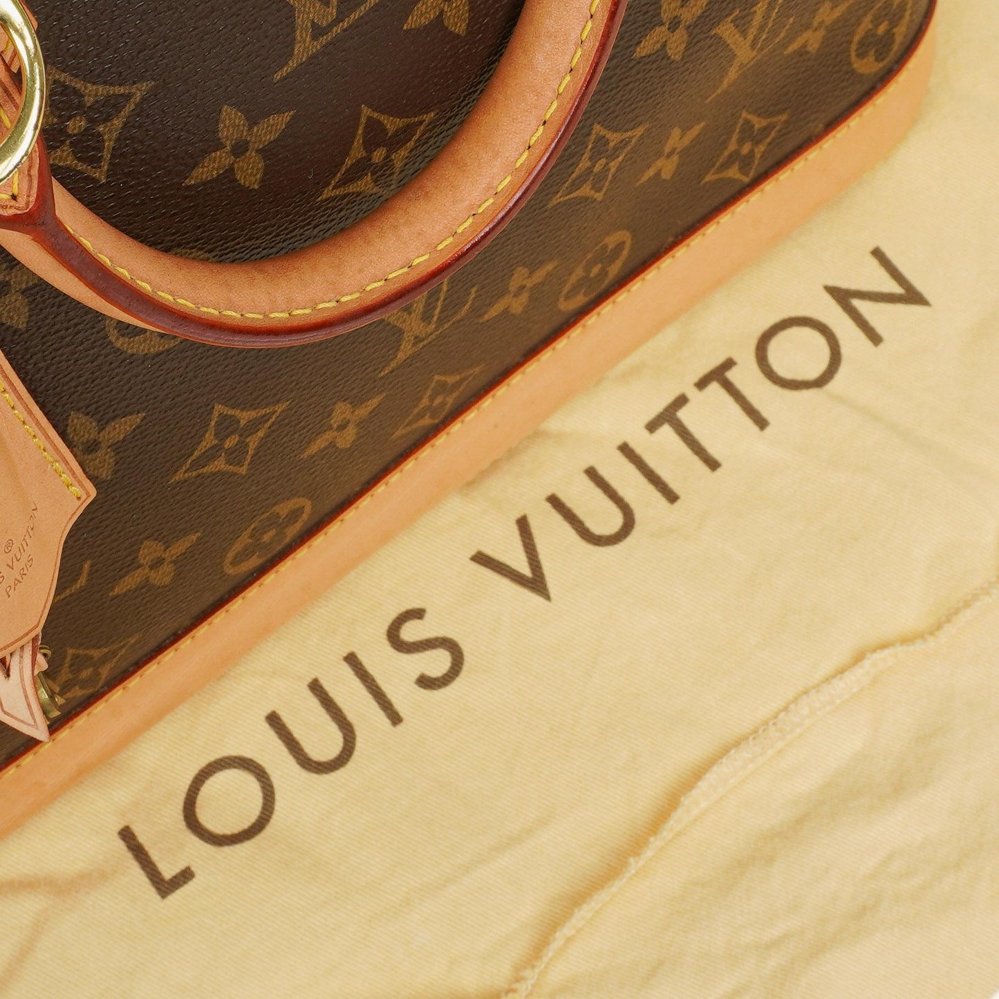 Louis Vuitton Alma PM Handtasche aus Monogram Canvas