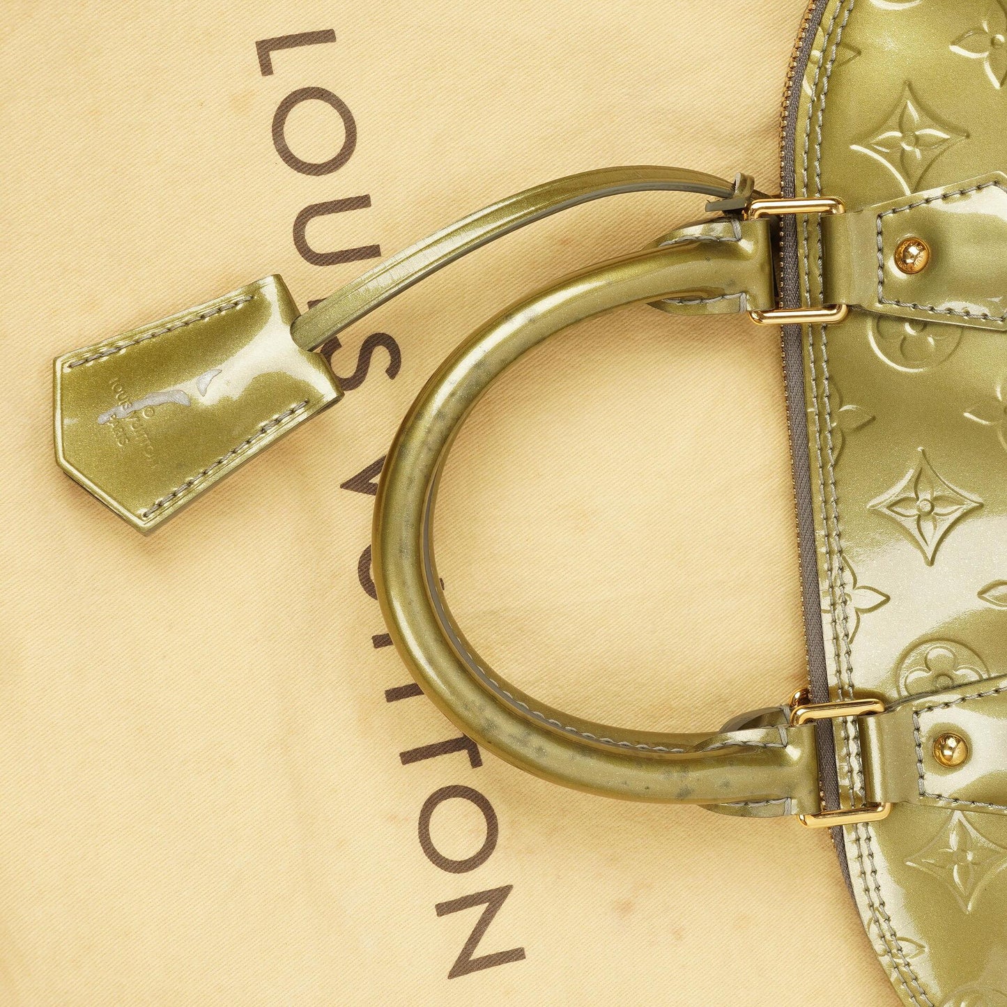 Louis Vuitton Alma PM Handtasche aus Monogram Vernis Leder