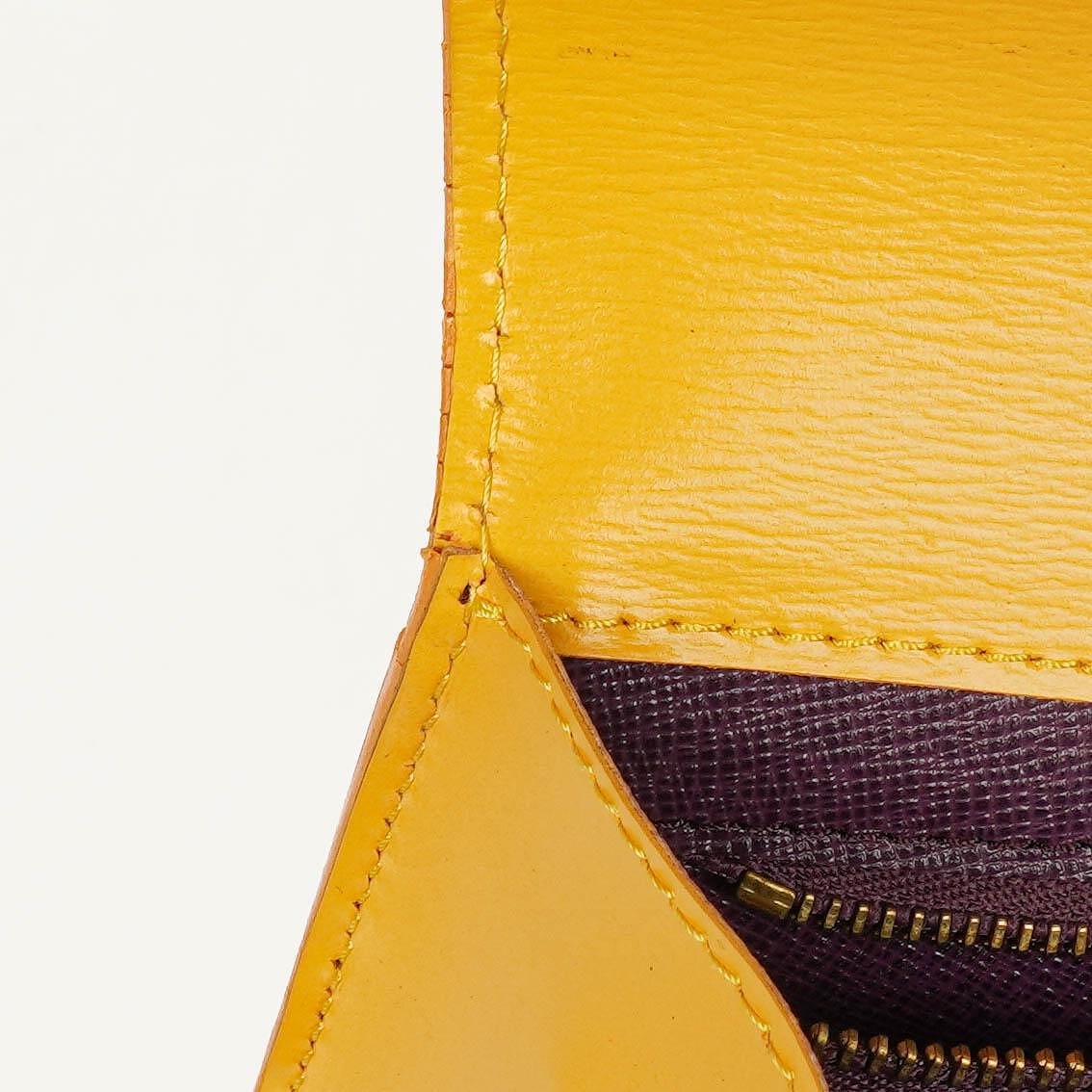 Louis Vuitton Art-Deco Clutch aus gelbem Epi Leder