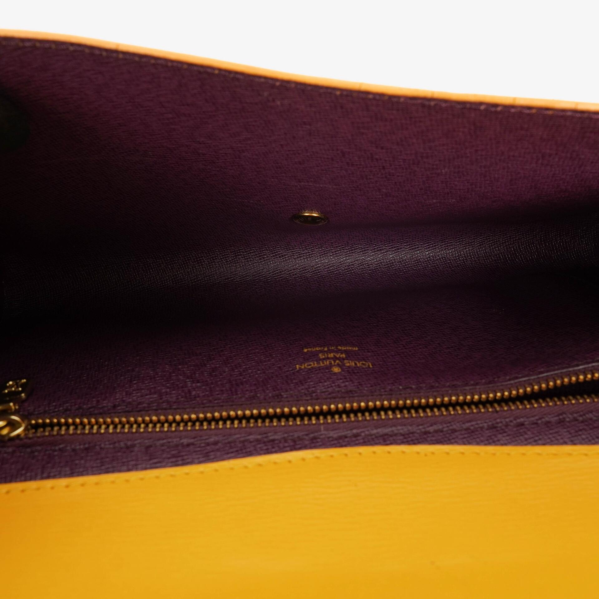 Louis Vuitton Art-Deco Clutch aus gelbem Epi Leder
