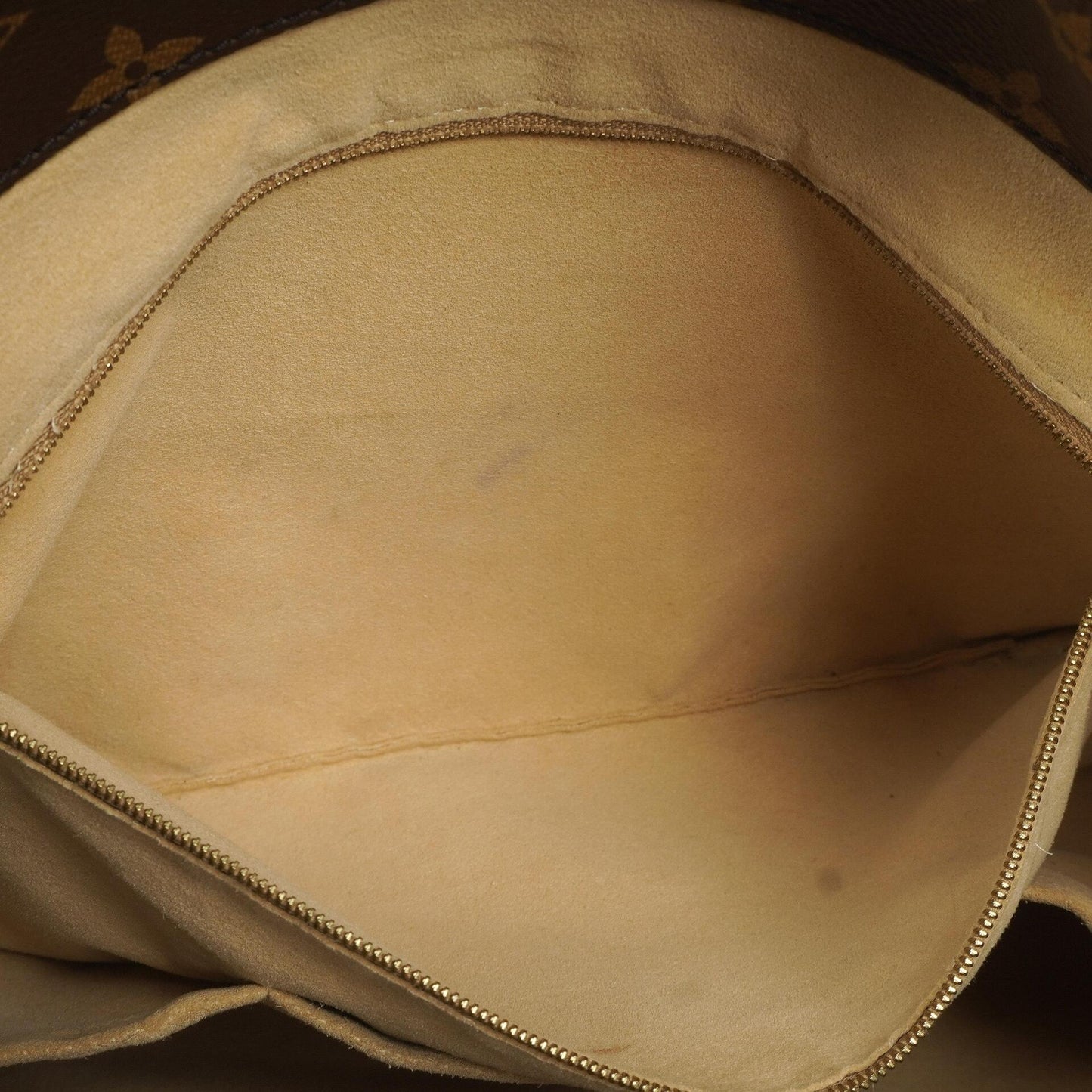 Louis Vuitton Artsy MM Tasche aus Monogram Canvas