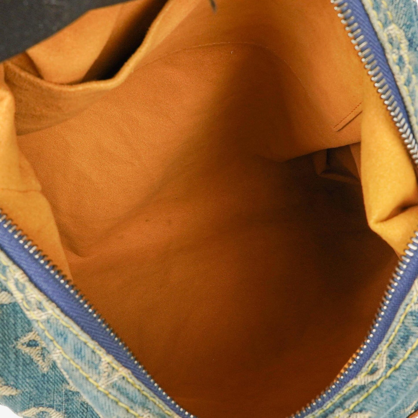 Louis Vuitton Baggy GM Schultertasche aus Monogram Denim