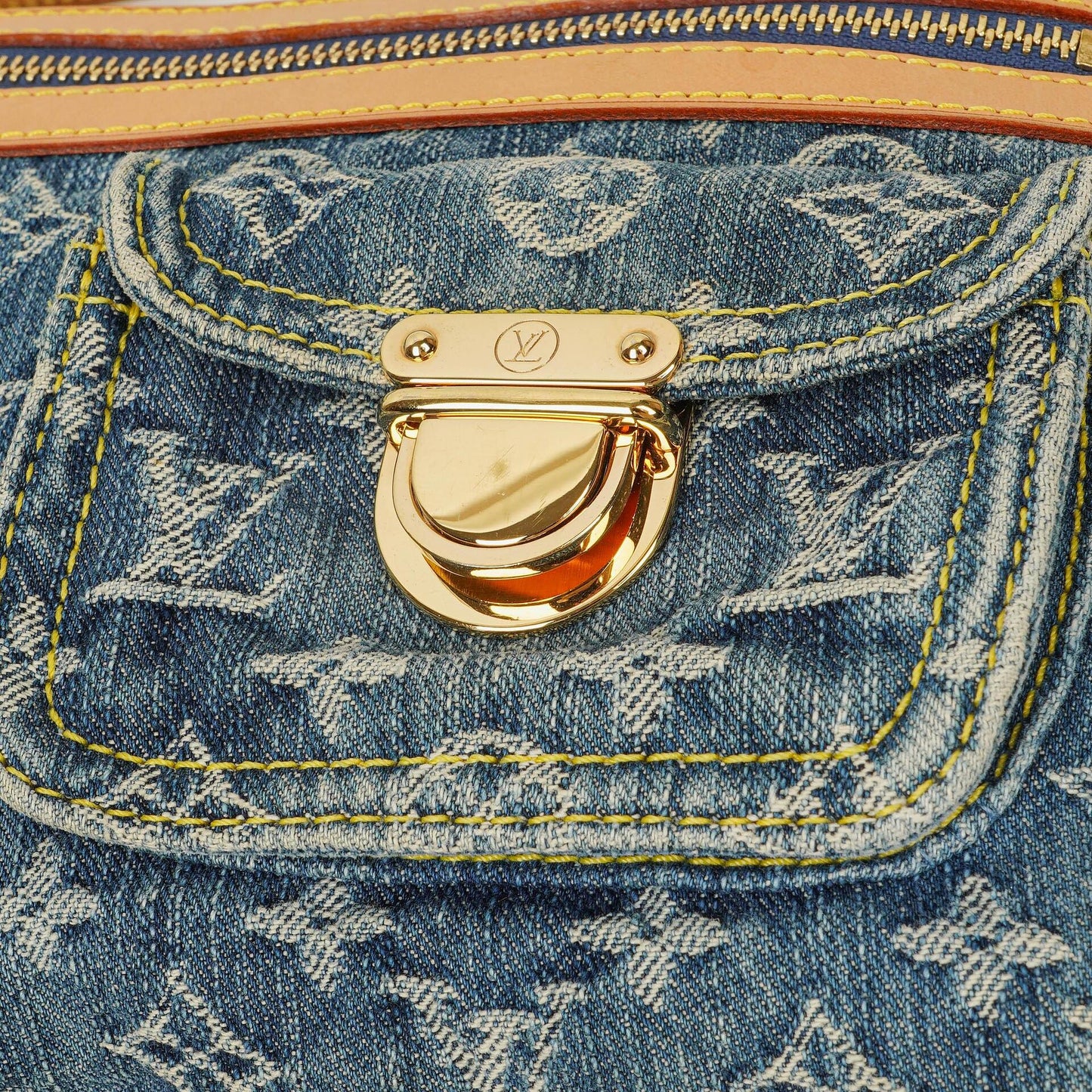 Louis Vuitton Baggy PM Schultertasche aus Monogram Denim