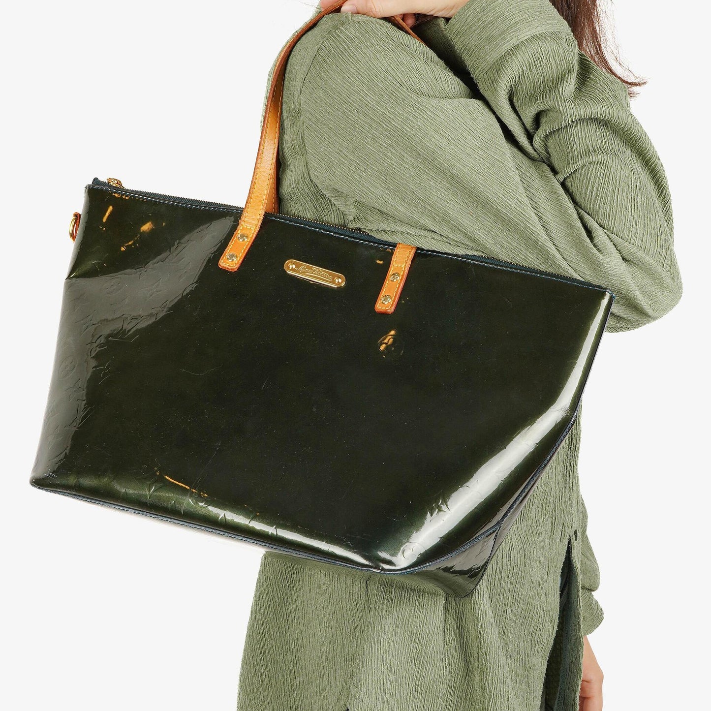 Louis Vuitton Bellevue Handtasche aus Monogram Vernis