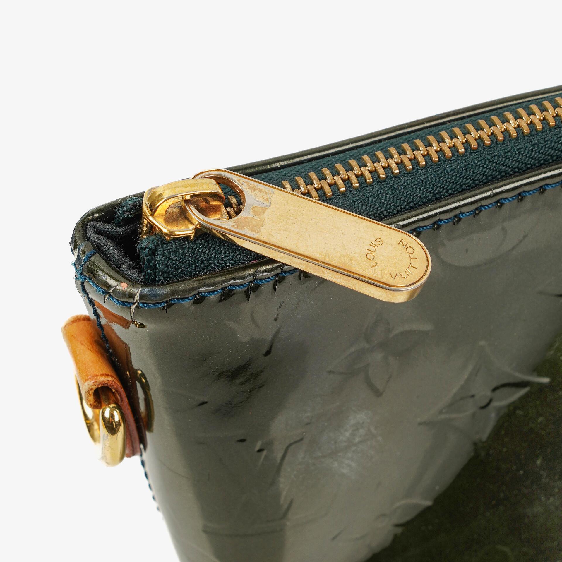 Louis Vuitton Bellevue Handtasche aus Monogram Vernis