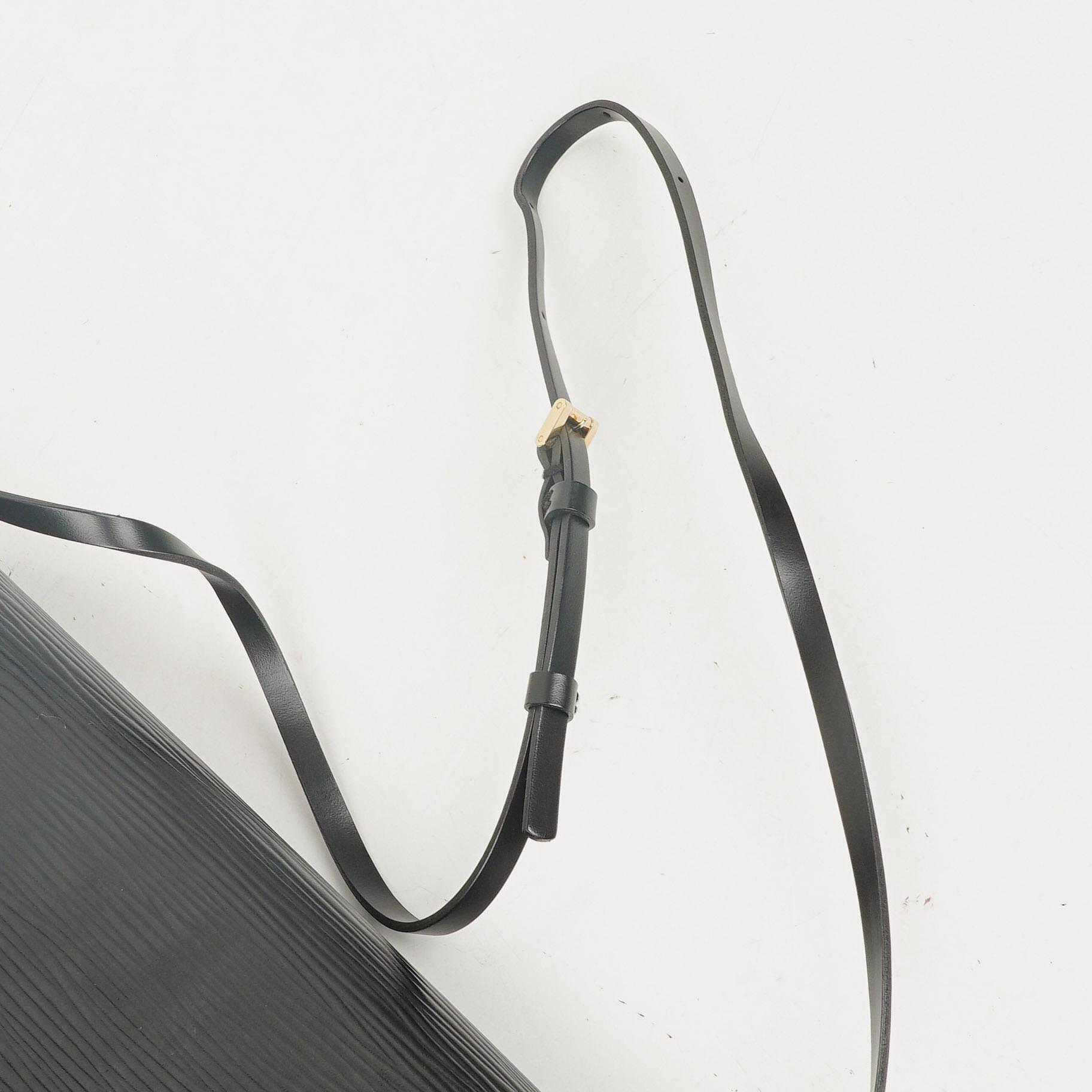 Louis Vuitton Honfleur Tasche aus schwarzem Epi Leder