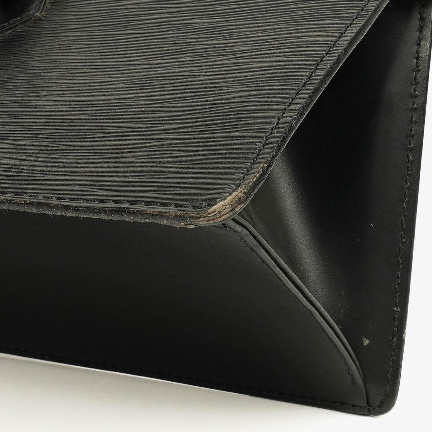 Louis Vuitton Sac Triangle Tasche aus schwarzem Epi-Leder