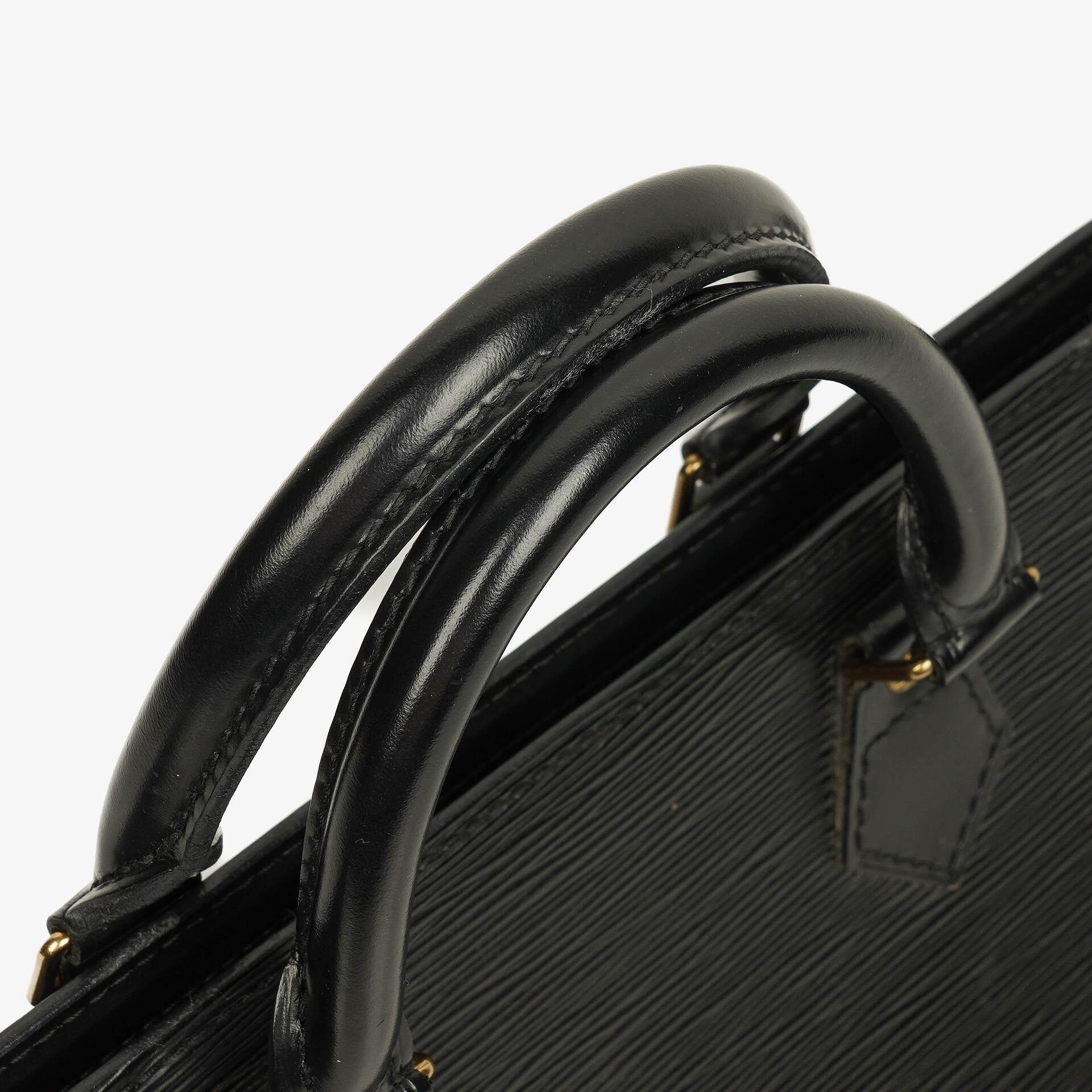 Louis Vuitton Sac Triangle Tasche aus schwarzem Epi-Leder