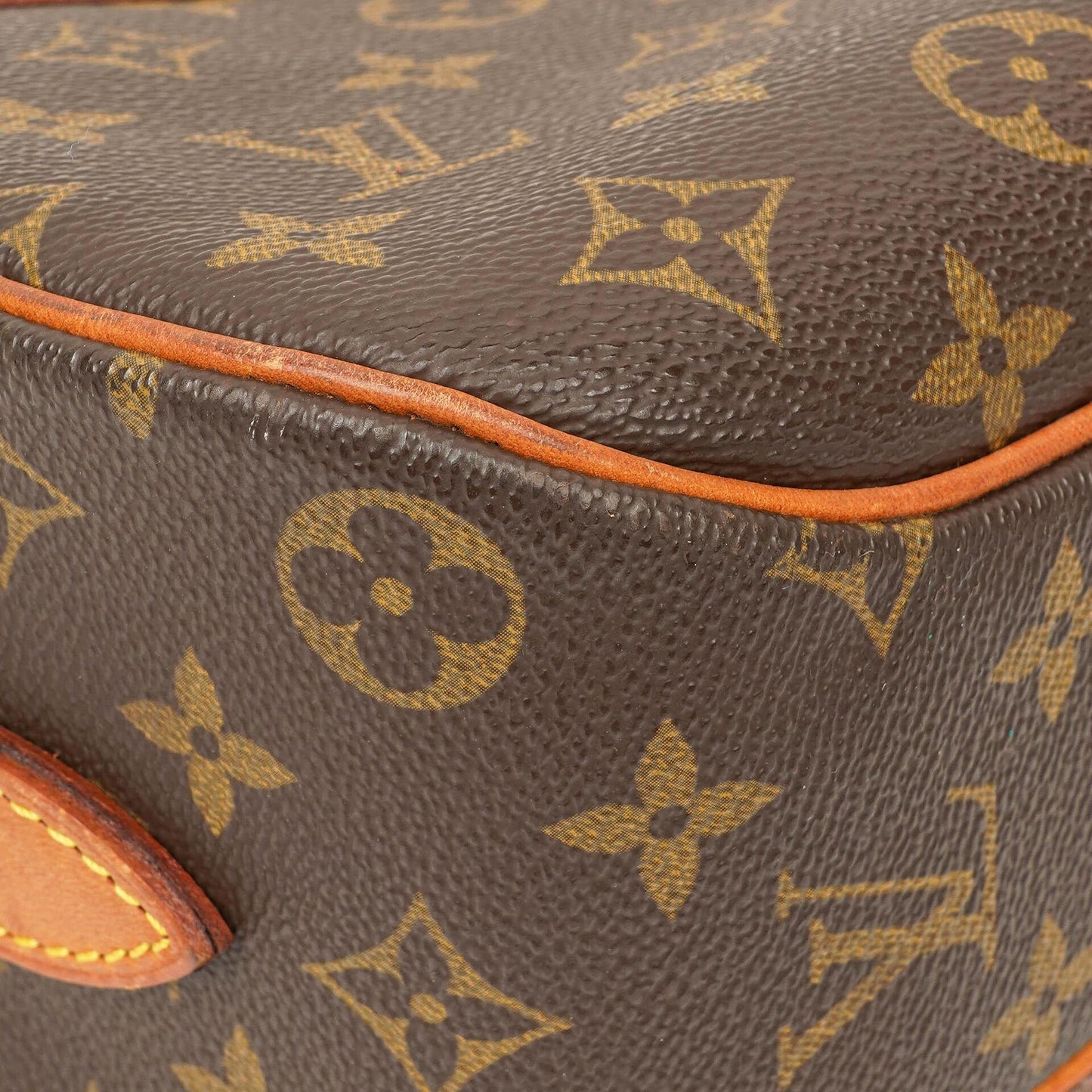 Louis Vuitton Blois Schultertasche aus Monogram Canvas