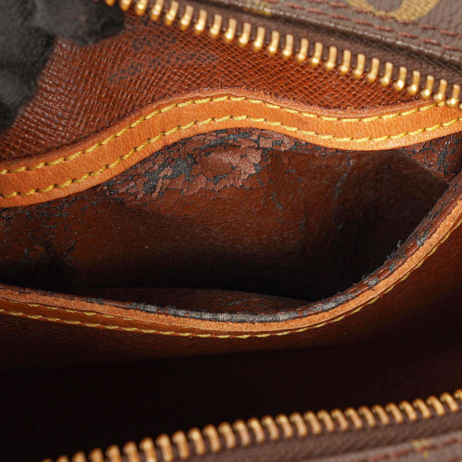 Louis Vuitton Blois Schultertasche aus Monogram Canvas