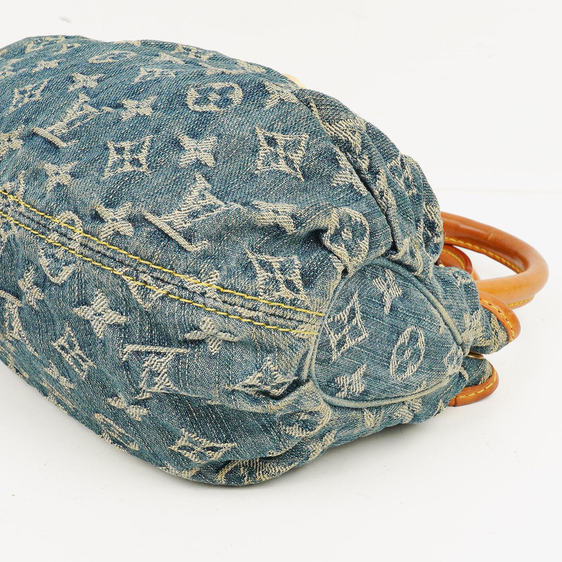 Louis Vuitton Pleaty Tasche aus blauem Monogram Denim