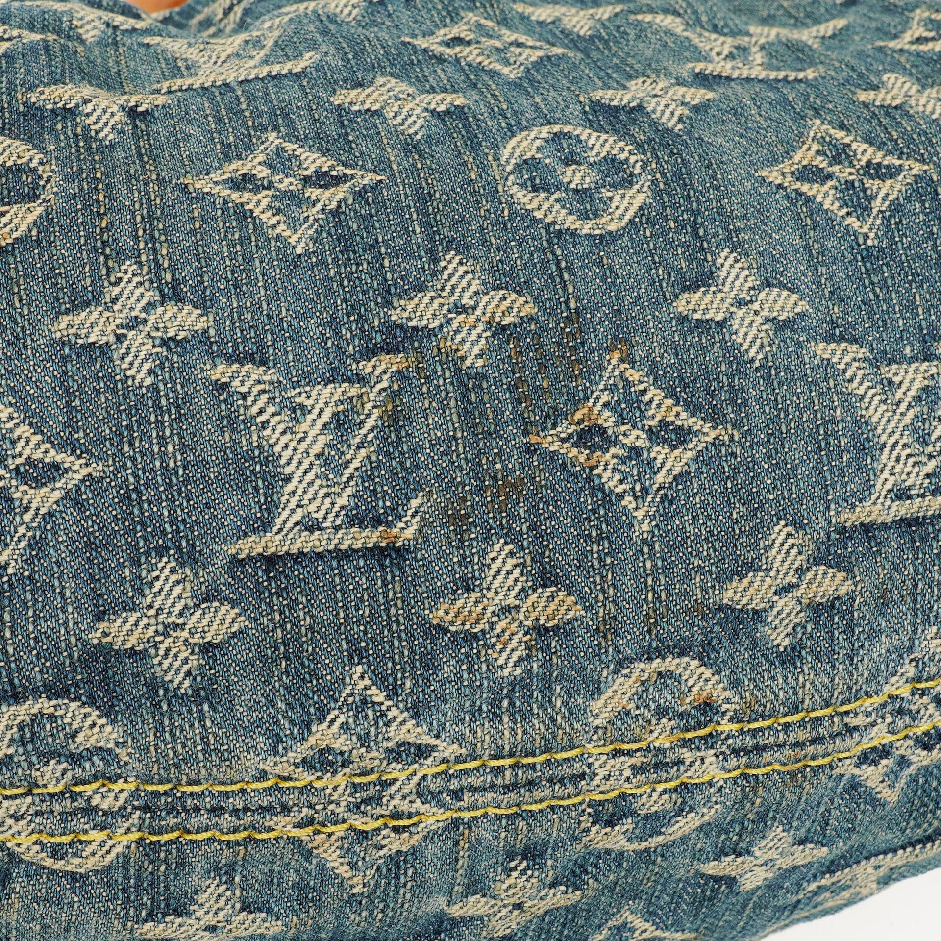 Louis Vuitton Pleaty Tasche aus blauem Monogram Denim