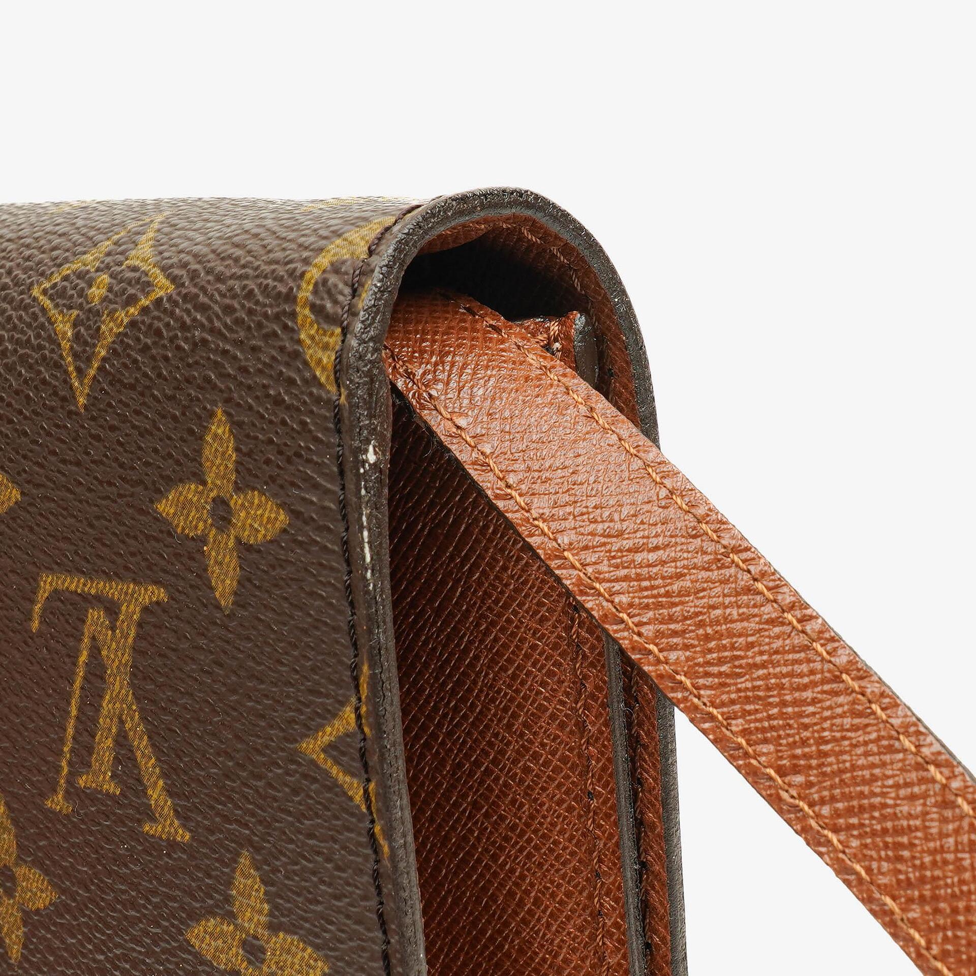 Louis Vuitton Pochette aus bordeauxfarbenem Monogramm Canvas