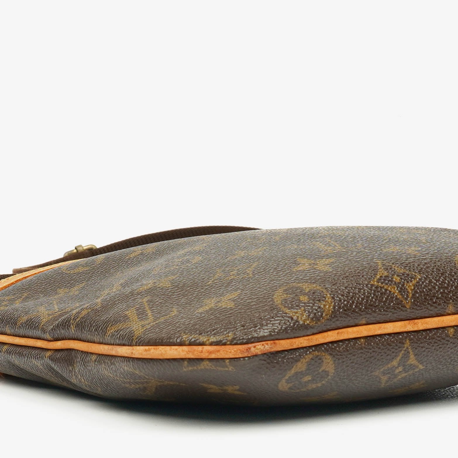 Louis Vuitton Bosphore Pochette Monogram Canvas Schultertasche