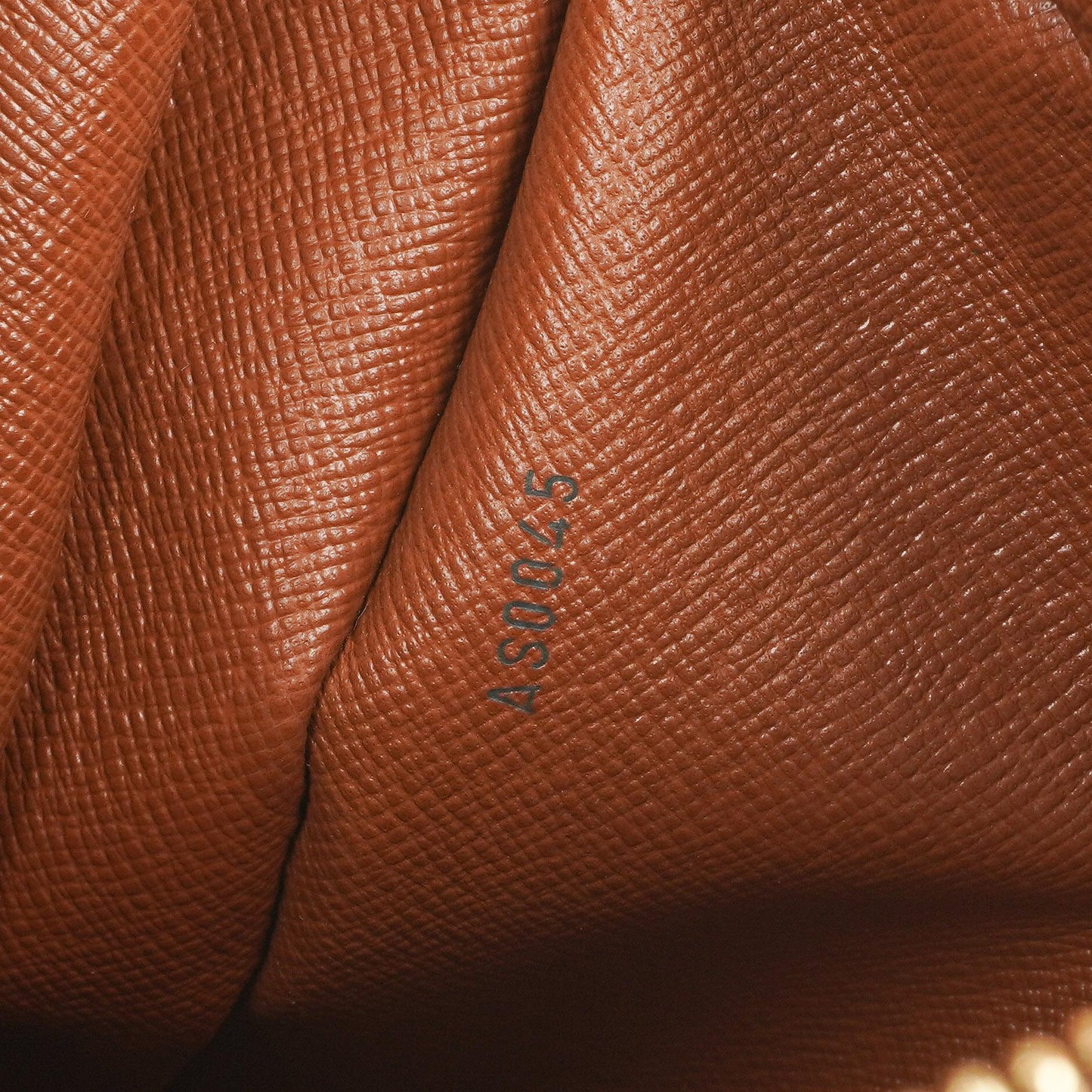 Louis Vuitton Boulogne Monogram Canvas Schultertasche