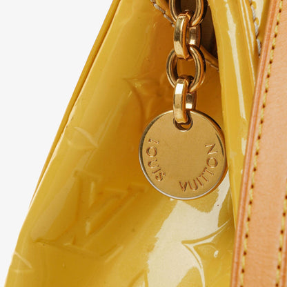 Louis Vuitton Brea MM Tasche aus citrinfarbenem Monogram Vernis