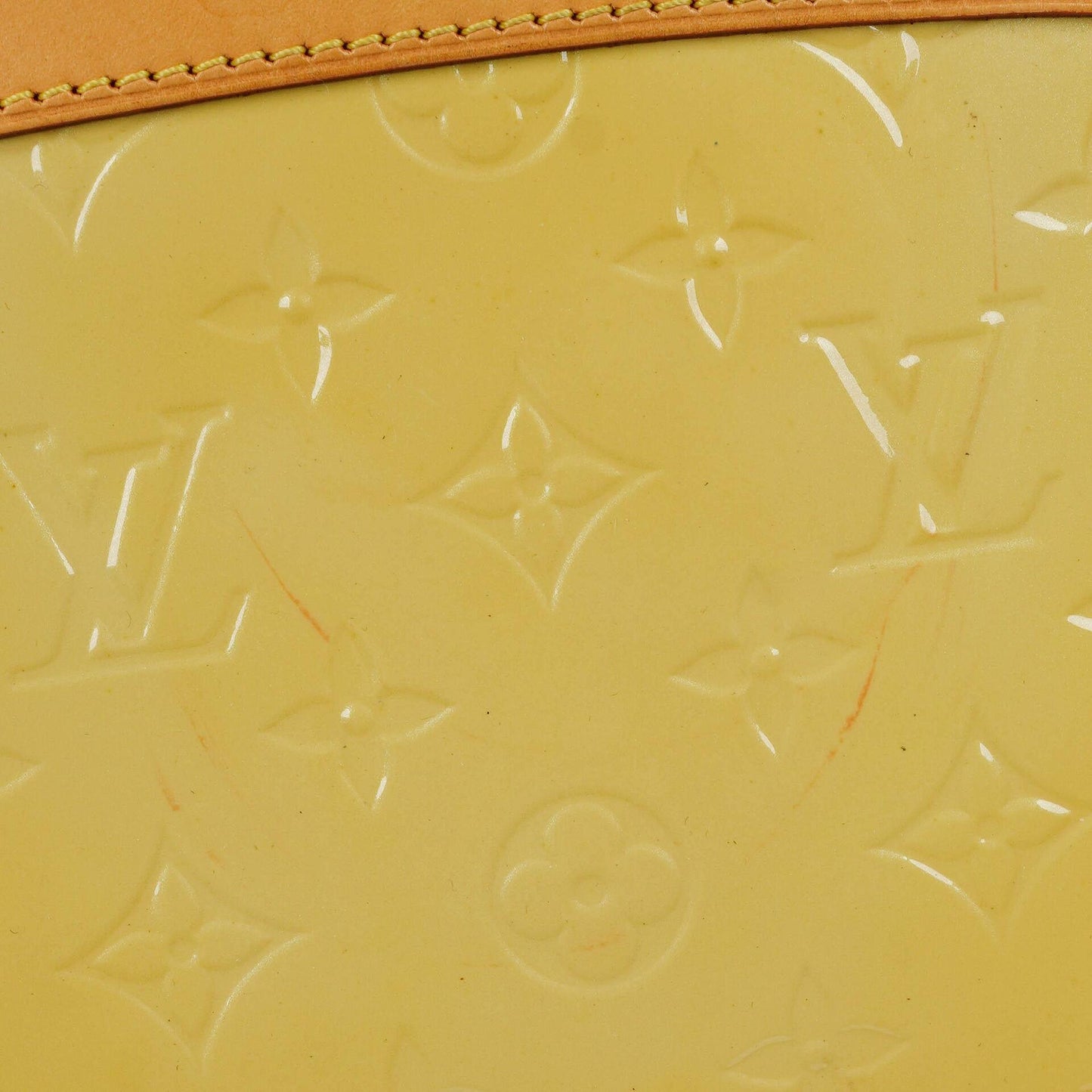 Louis Vuitton Brea MM Tasche aus citrinfarbenem Monogram Vernis