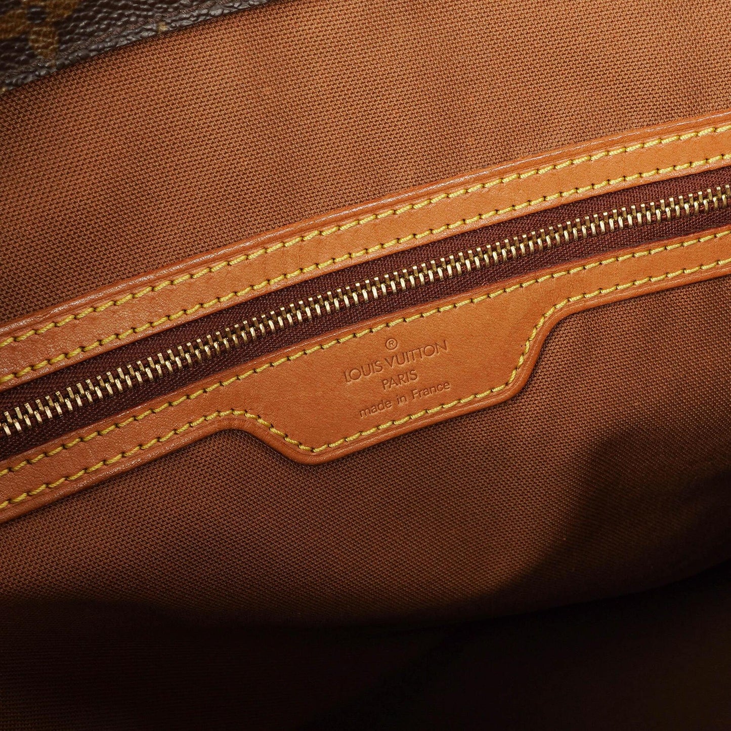 Louis Vuitton Cabas Mezzo Schultertasche aus Monogram Canvas