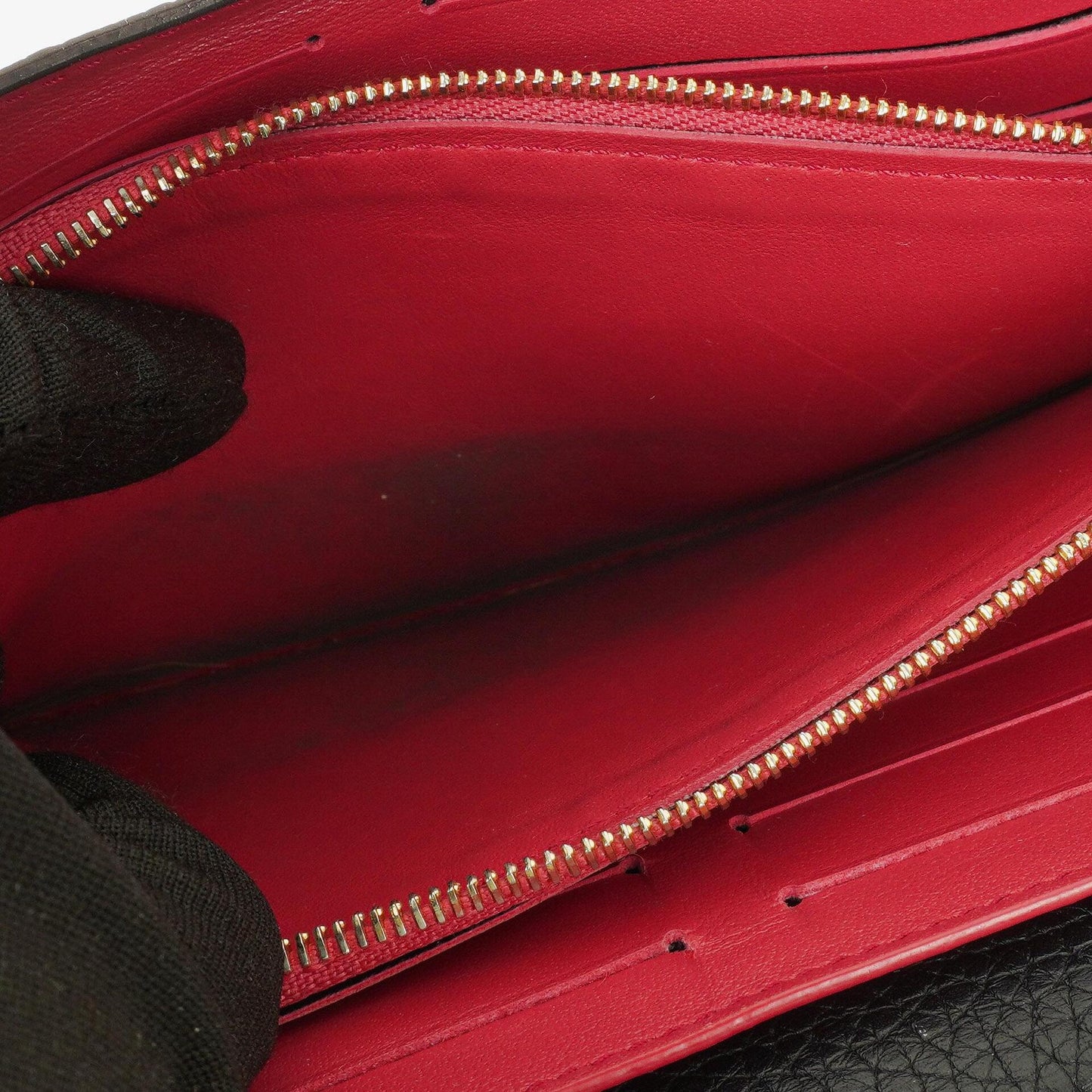 Louis Vuitton Capucines Taurillon Geldbörse