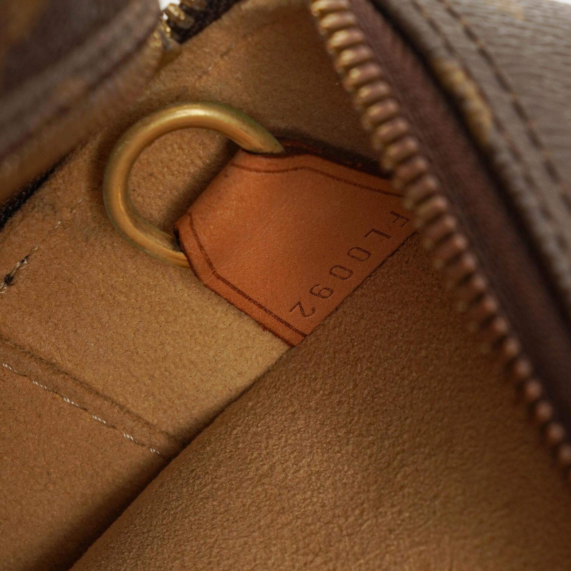 Louis Vuitton Cite GM Monogram Canvas Schultertasche