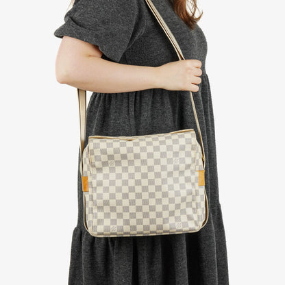 Louis Vuitton Naviglio Tasche aus Damier Azur
