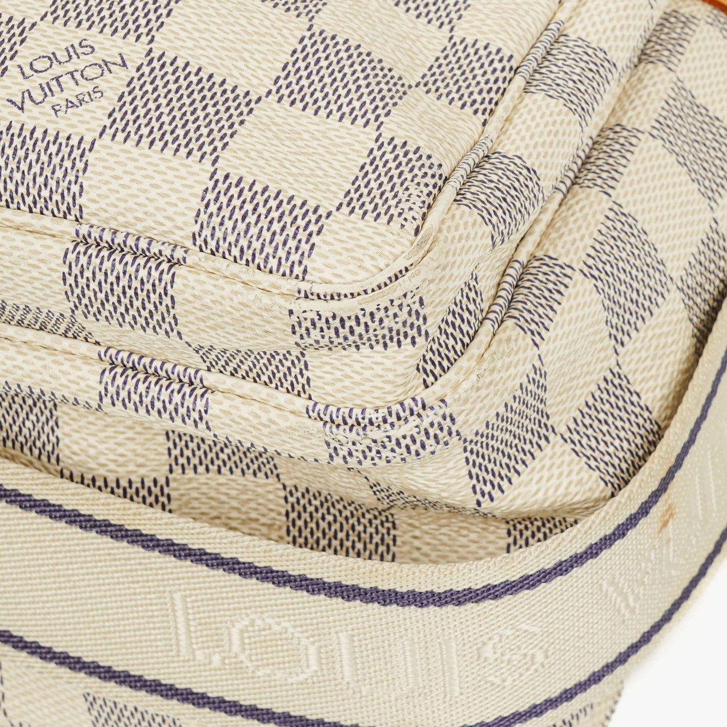 Louis Vuitton Naviglio Tasche aus Damier Azur