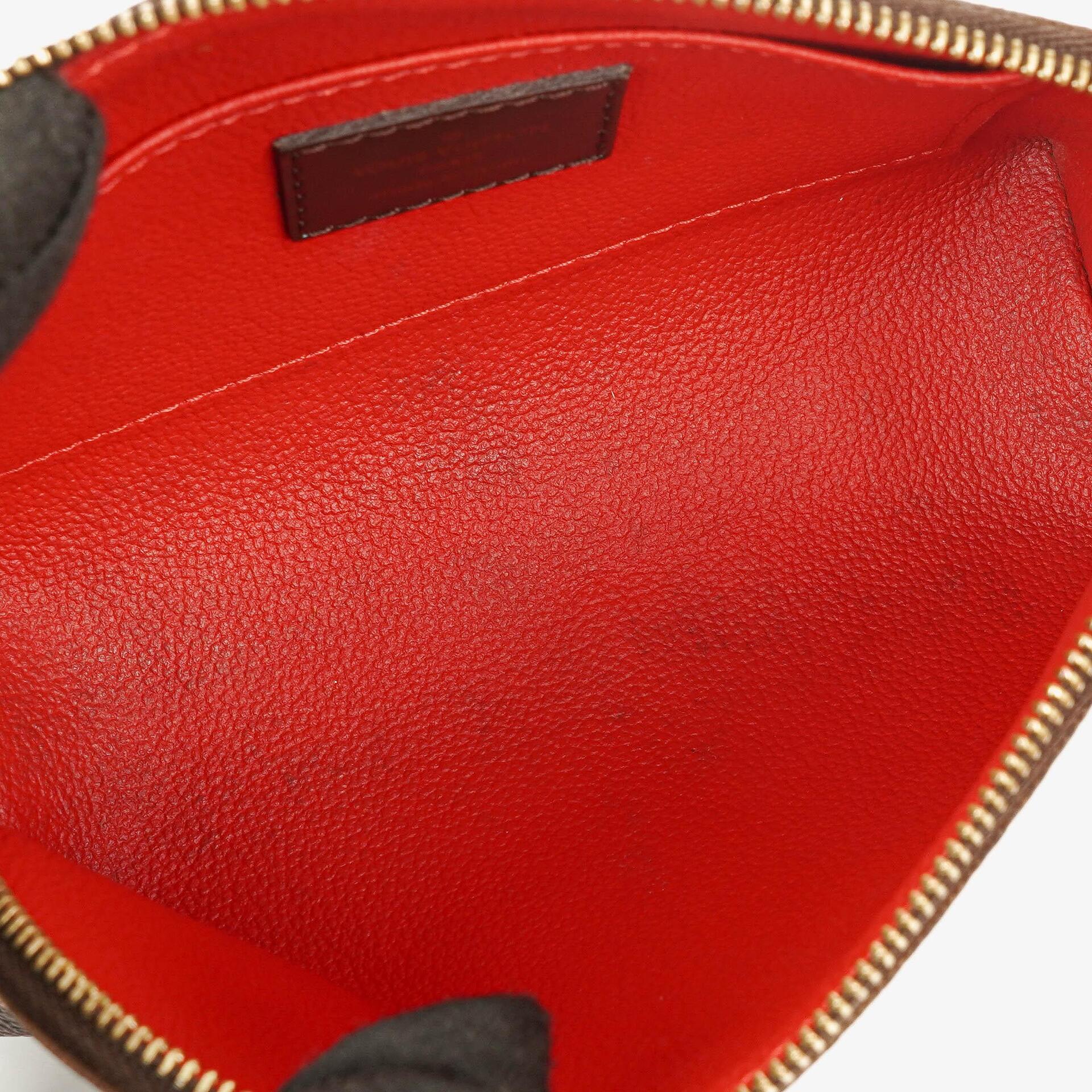 Louis Vuitton Kosmetiktasche aus Damier Ebene