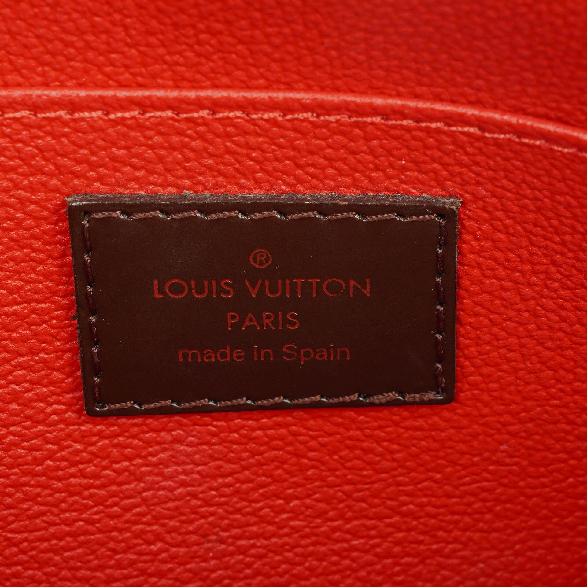 Louis Vuitton Kosmetiktasche aus Damier Ebene