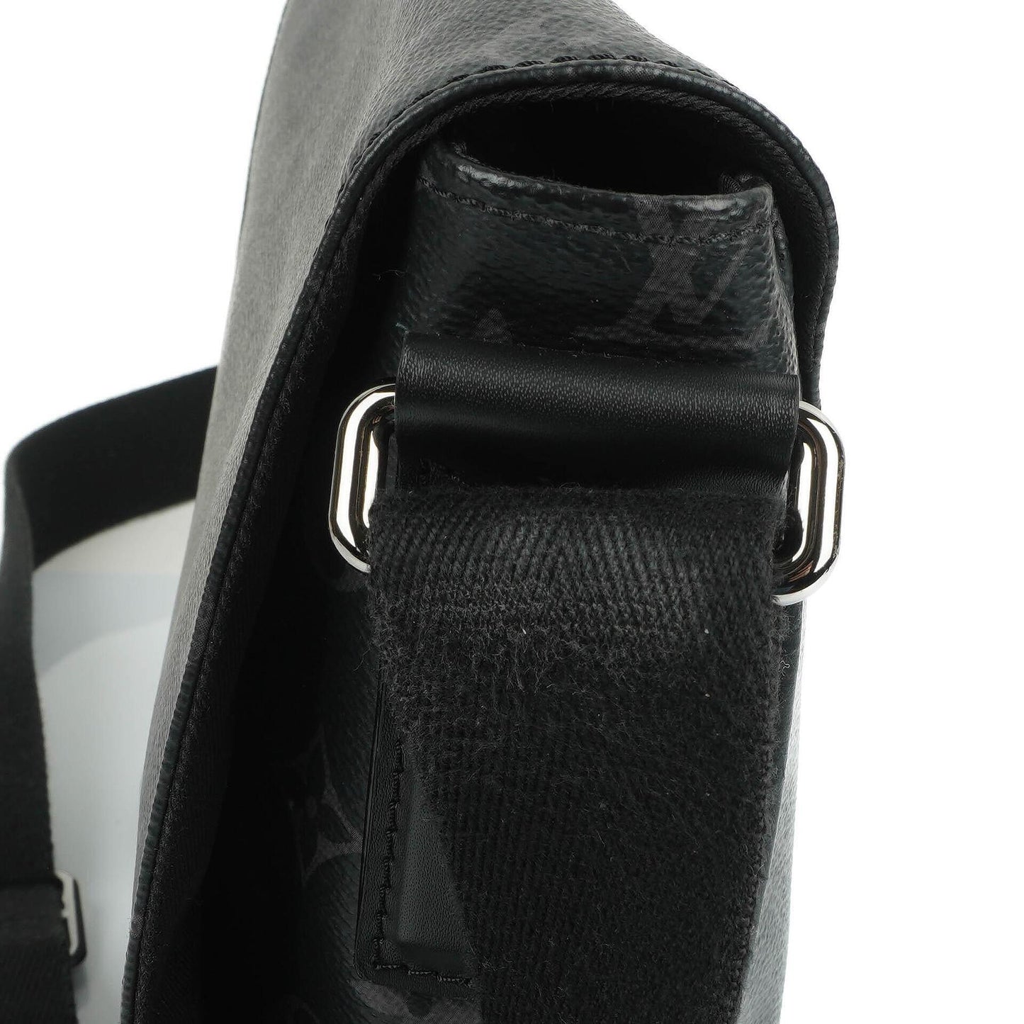 Louis Vuitton District PM Messenger Tasche in Monogram Eclipse