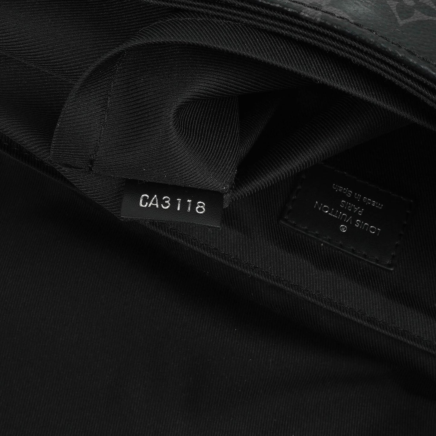 Louis Vuitton District PM Messenger Tasche in Monogram Eclipse