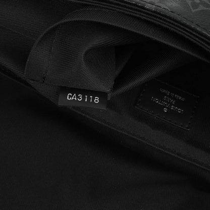 Louis Vuitton District PM Messenger Tasche in Monogram Eclipse