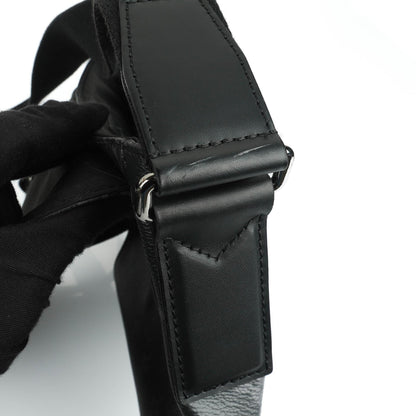 Louis Vuitton District PM Messenger Tasche in Monogram Eclipse