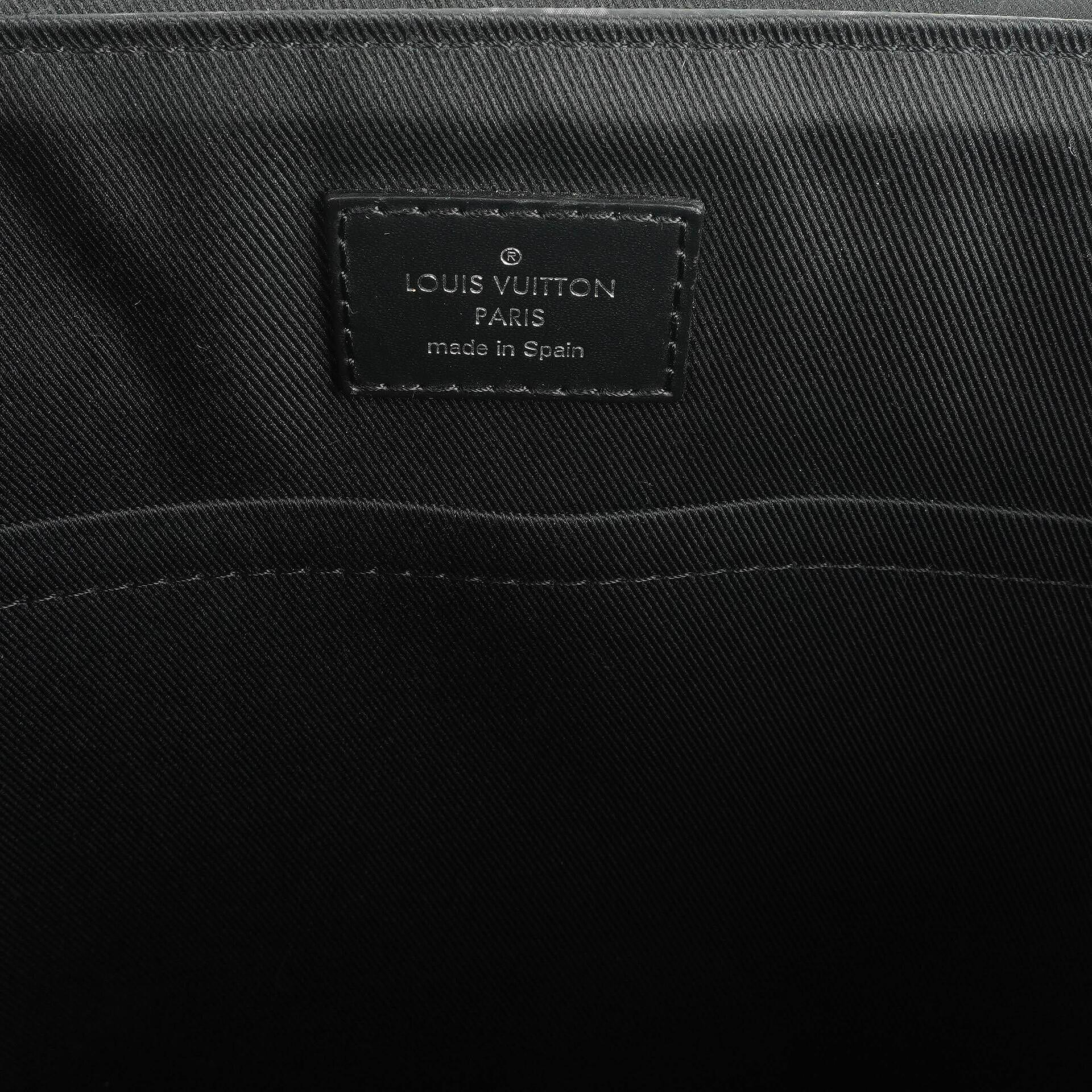 Louis Vuitton District PM Messenger Tasche in Monogram Eclipse