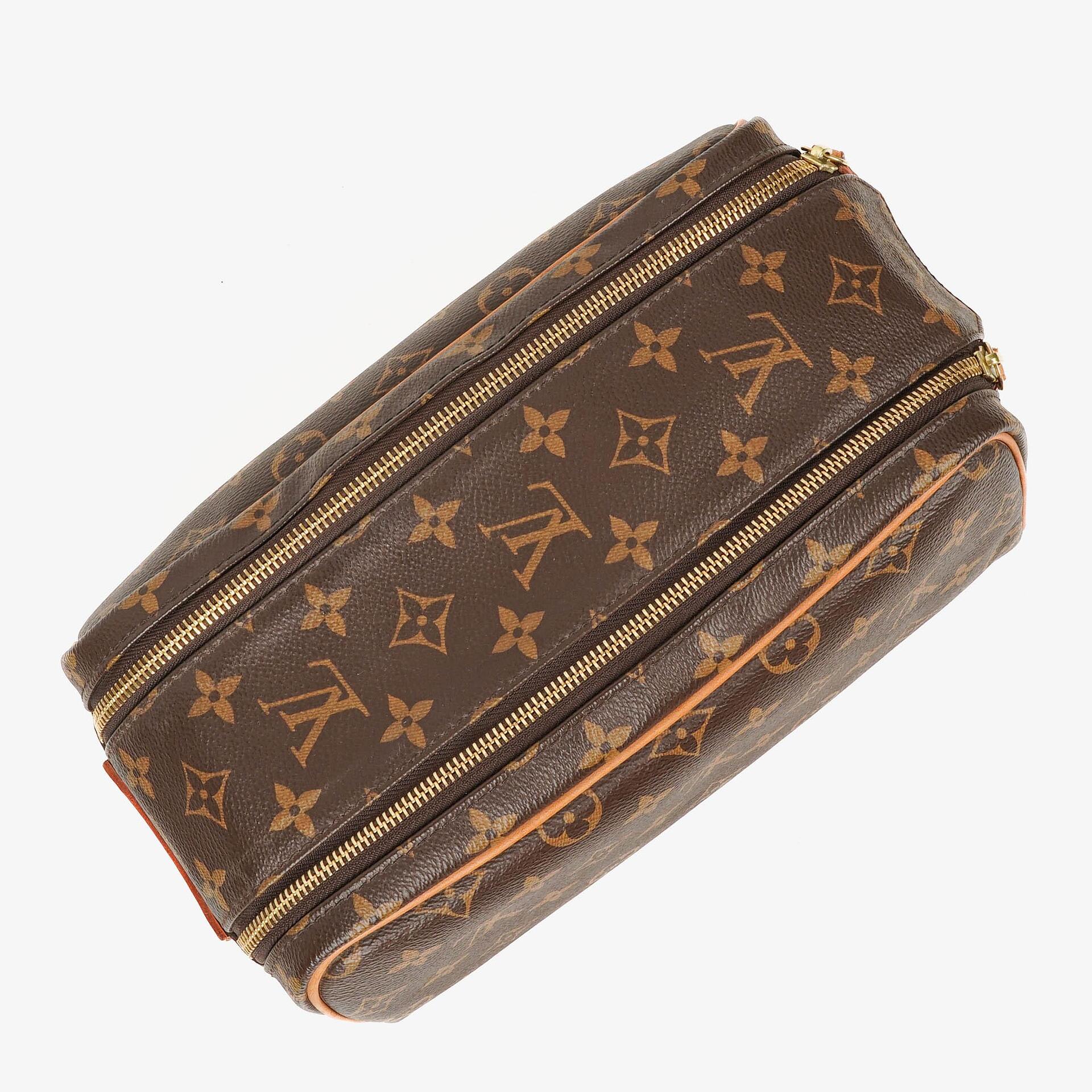 Louis Vuitton Dopp Kit Monogram Kulturbeutel