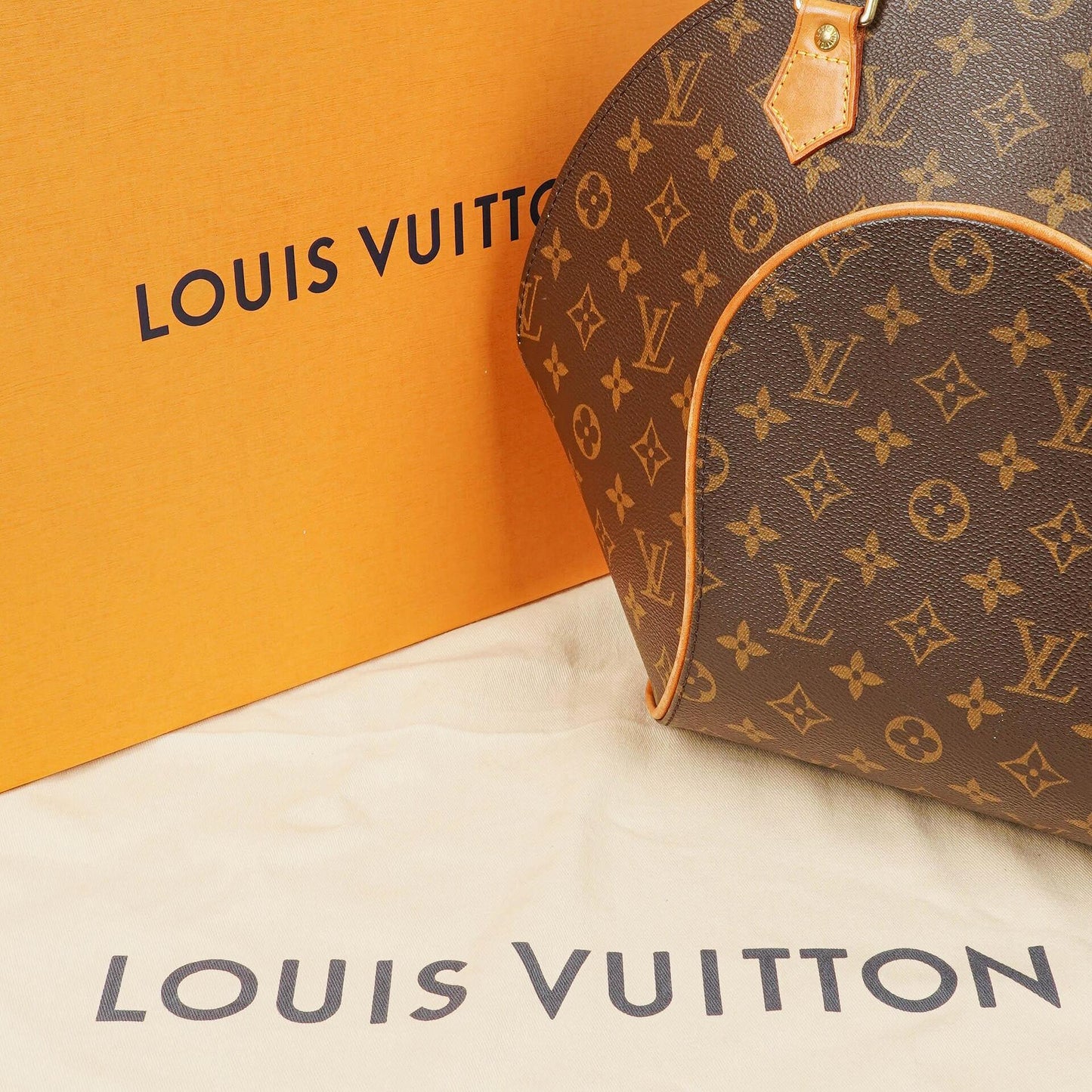 Louis Vuitton Ellipse MM Tasche aus Monogram Canvas