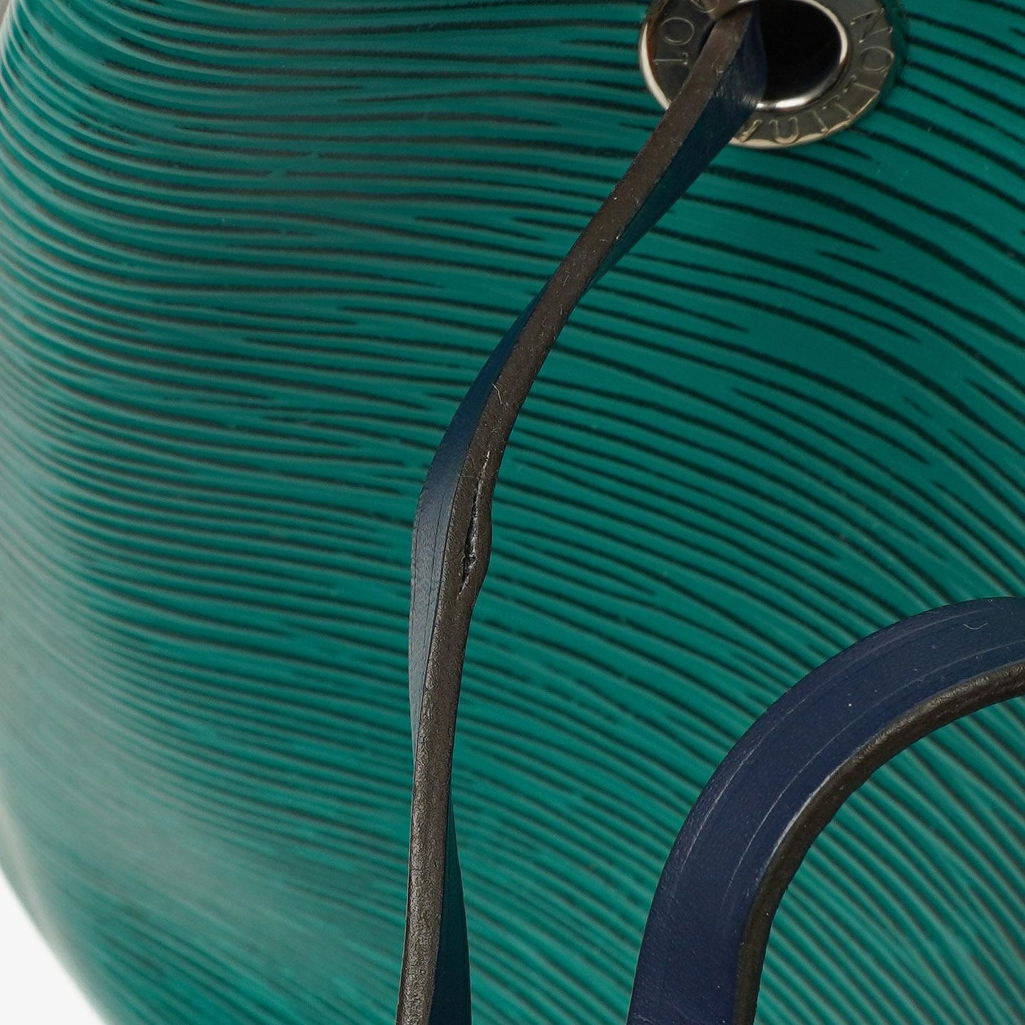 Louis Vuitton Néonoé BB Tasche aus Epi Leder in Smaragdgrün und Indigo