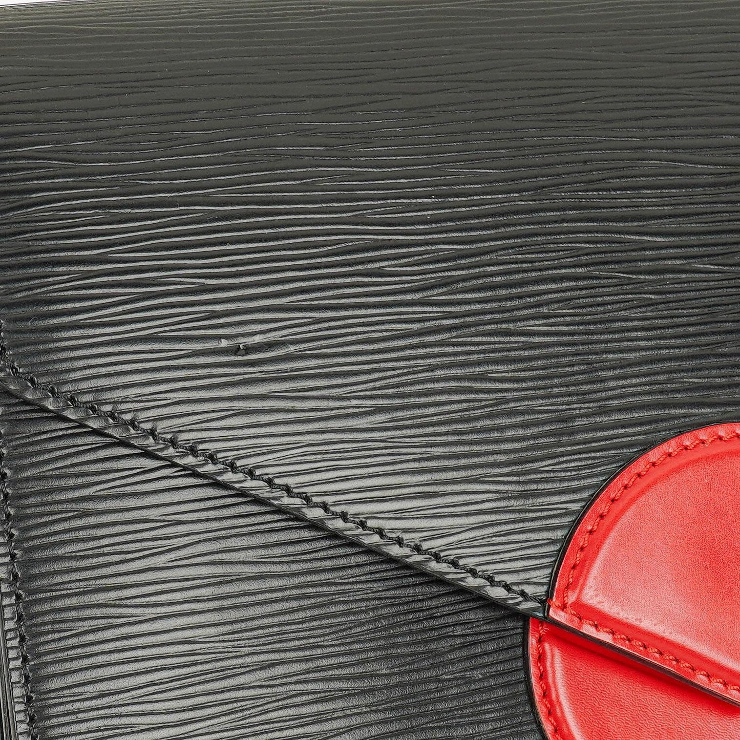 Louis Vuitton Hoche Schultertasche aus Epi-Leder in Schwarz und Rot
