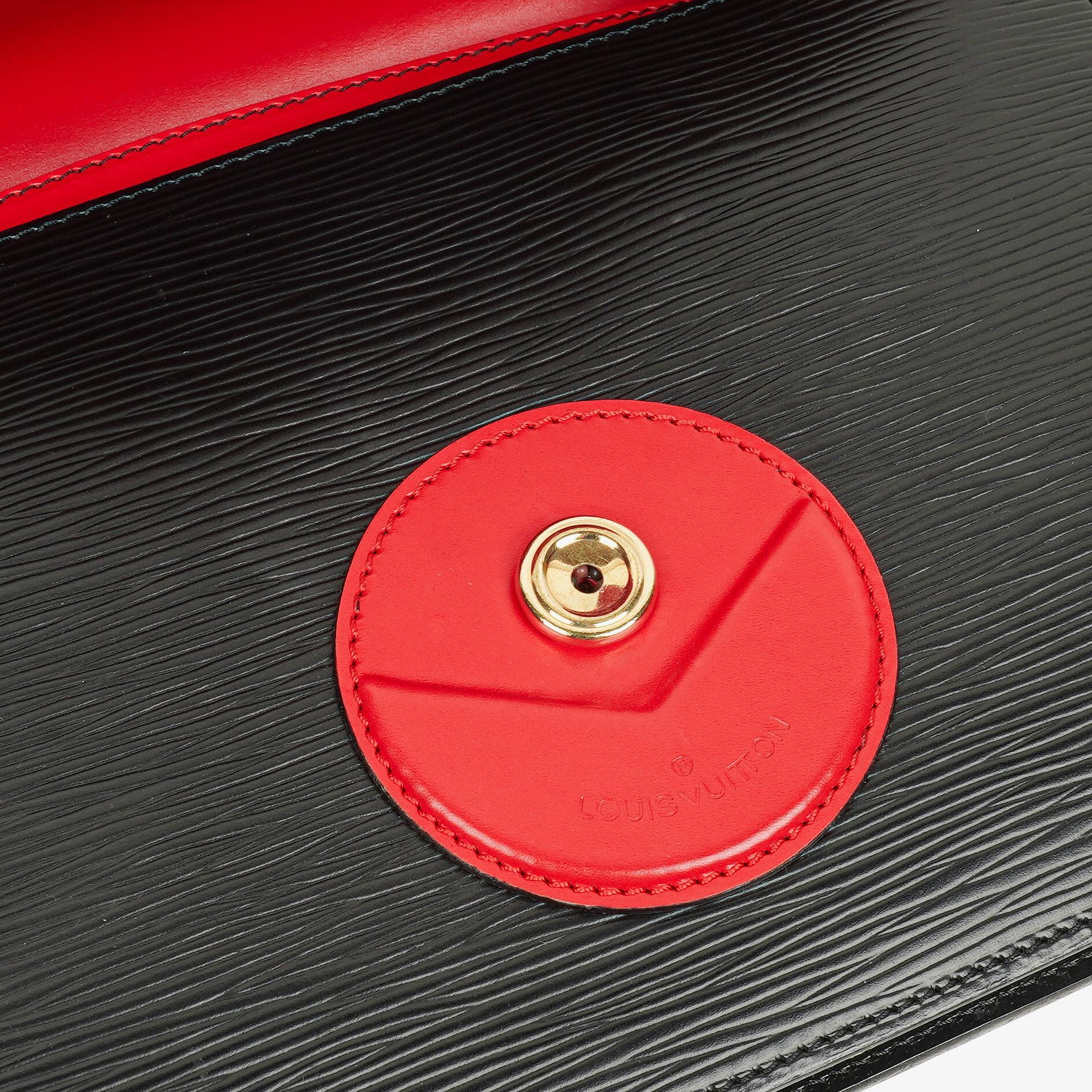 Louis Vuitton Hoche Schultertasche aus Epi-Leder in Schwarz und Rot