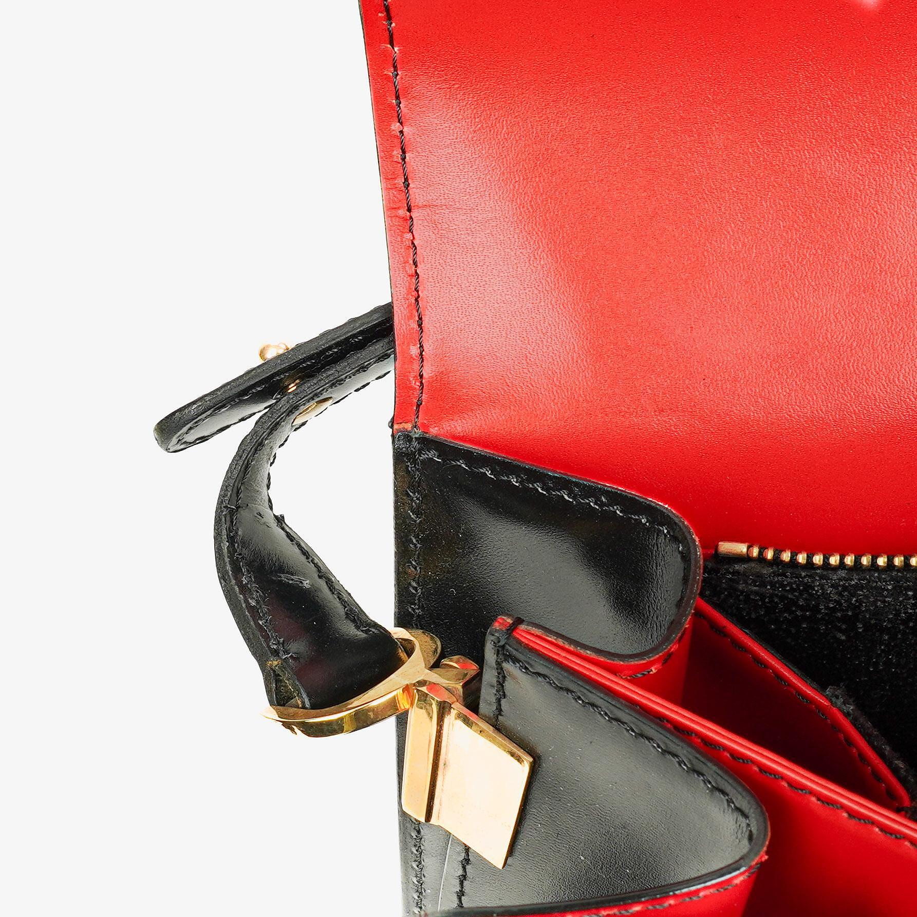 Louis Vuitton Hoche Schultertasche aus Epi-Leder in Schwarz und Rot
